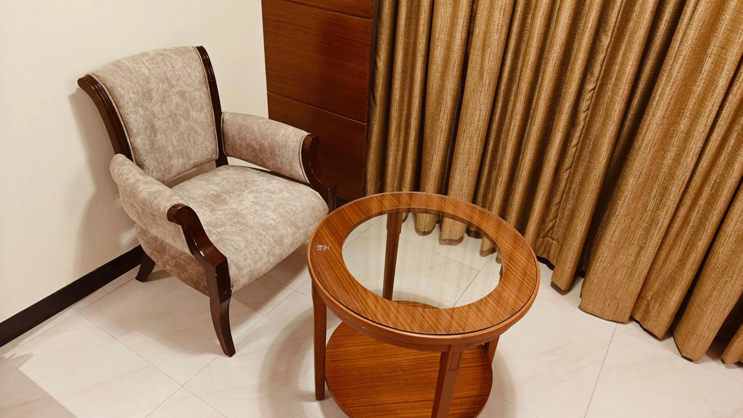 Seating area in MM Legacy - A Bergamont Hotel, Kanchipuram