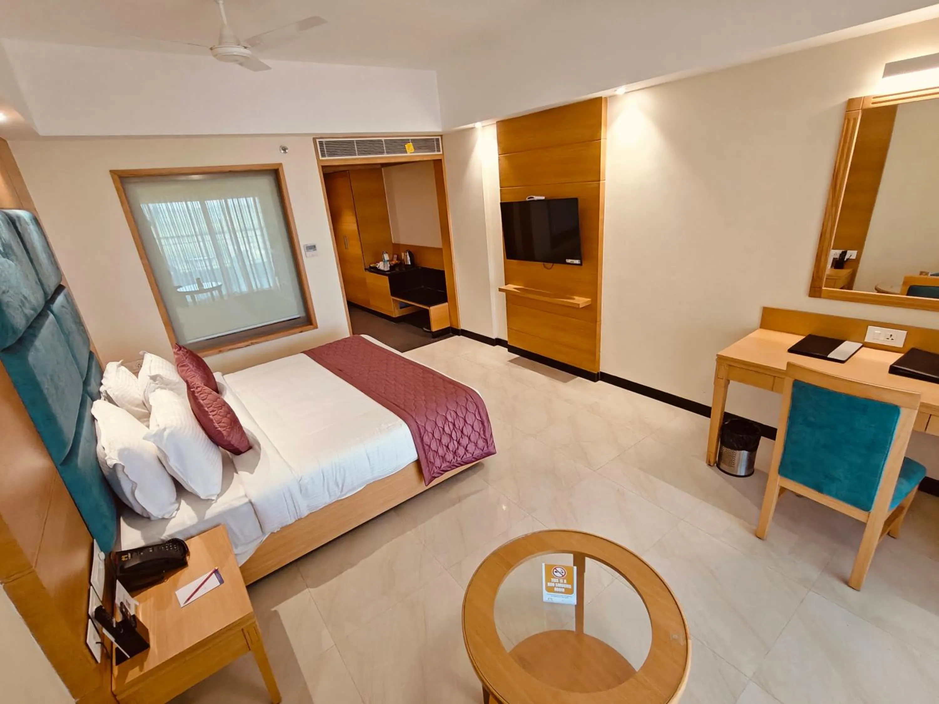 Bed in MM Legacy - A Bergamont Hotel, Kanchipuram