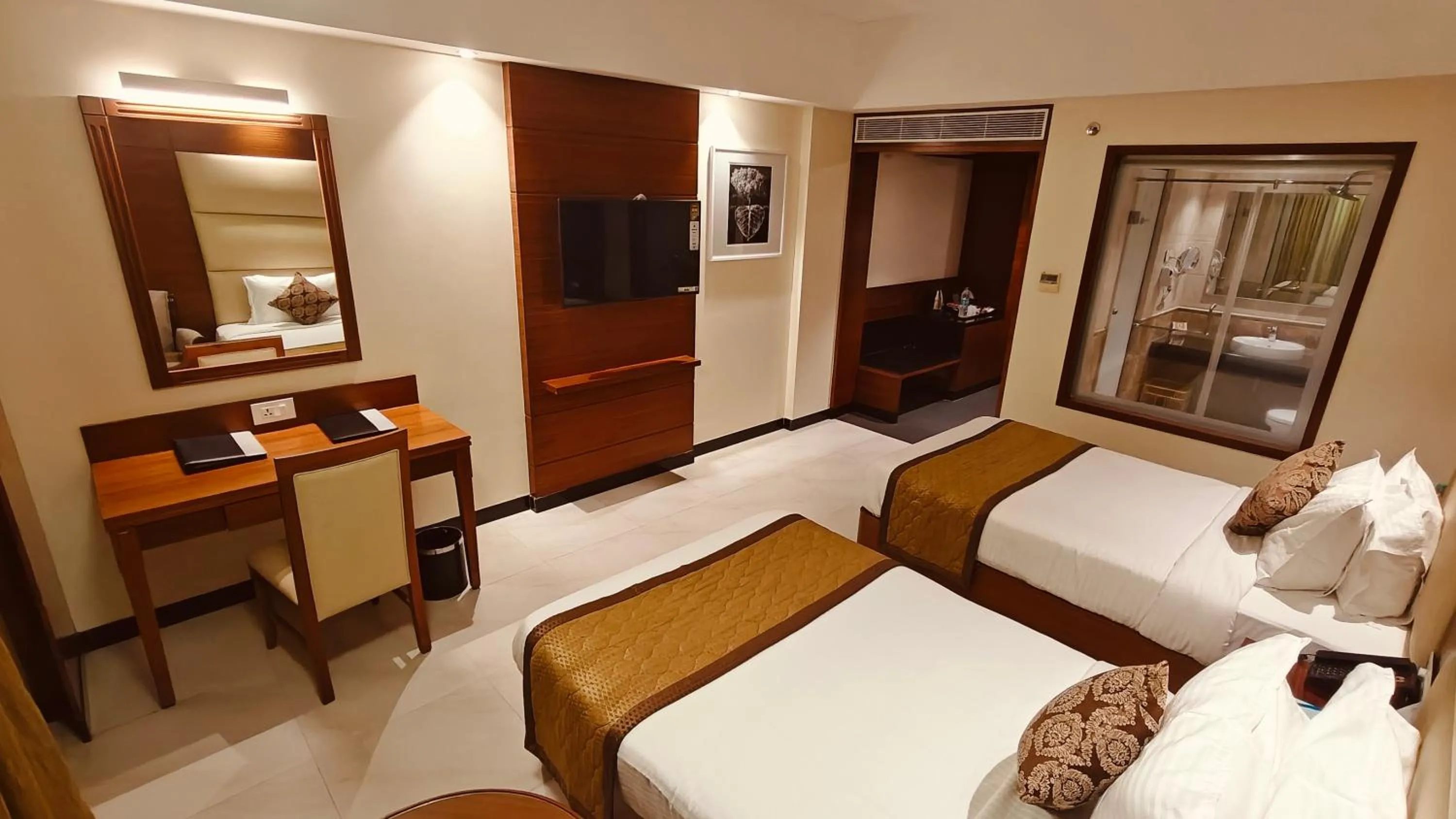 Bed in MM Legacy - A Bergamont Hotel, Kanchipuram