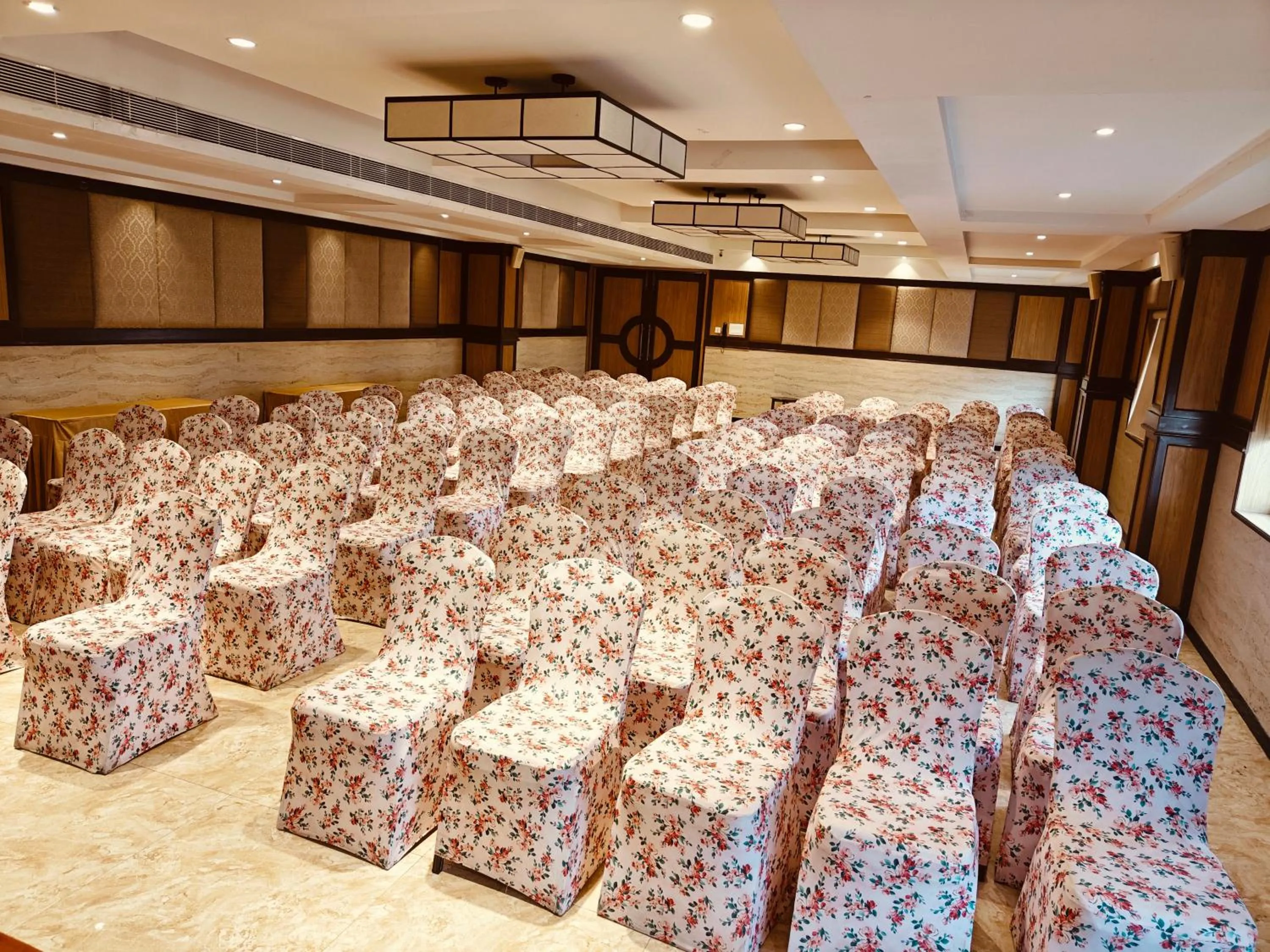 Photo of the whole room in MM Legacy - A Bergamont Hotel, Kanchipuram