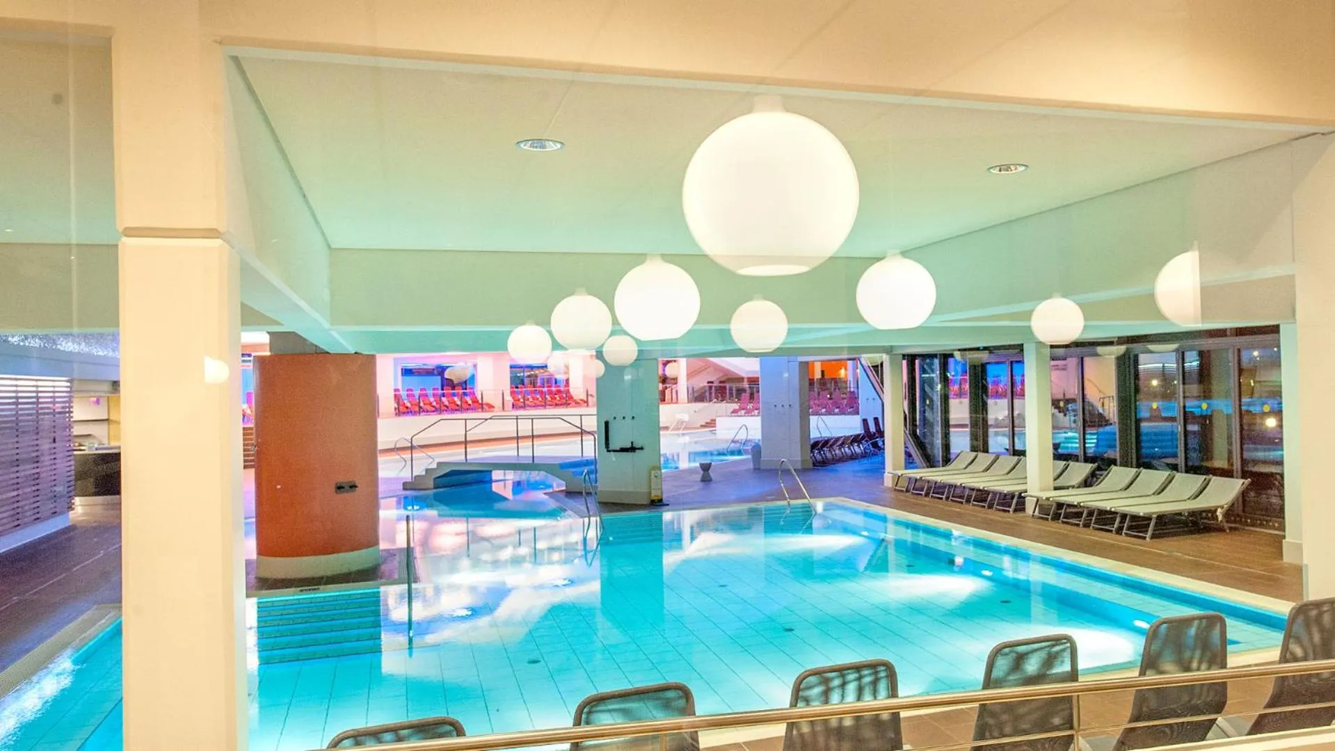 Swimming pool in Aktiv- & Gesundheitsresort das GXUND - Thermeneintritt inklusive