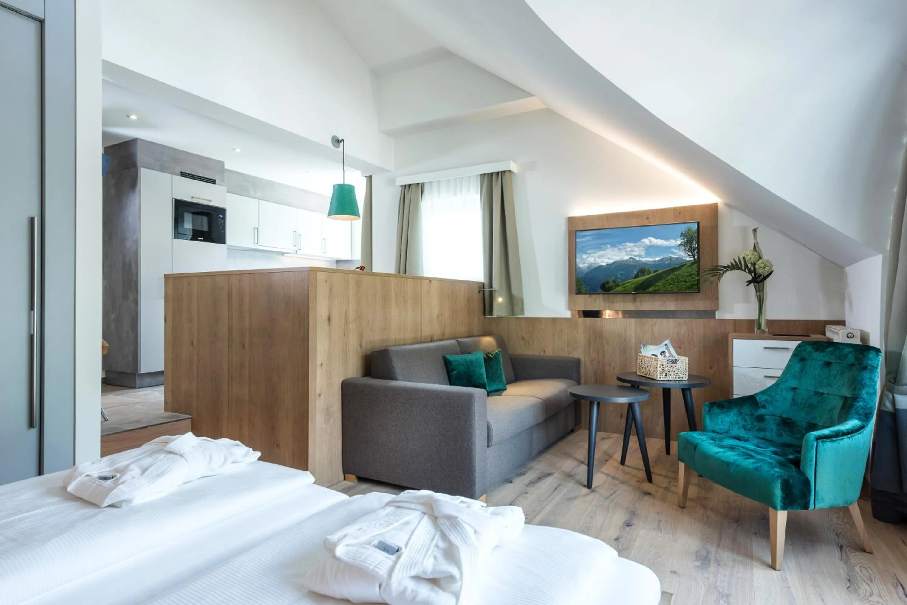 Photo of the whole room, Bed in Aktiv- & Gesundheitsresort das GXUND - Thermeneintritt inklusive