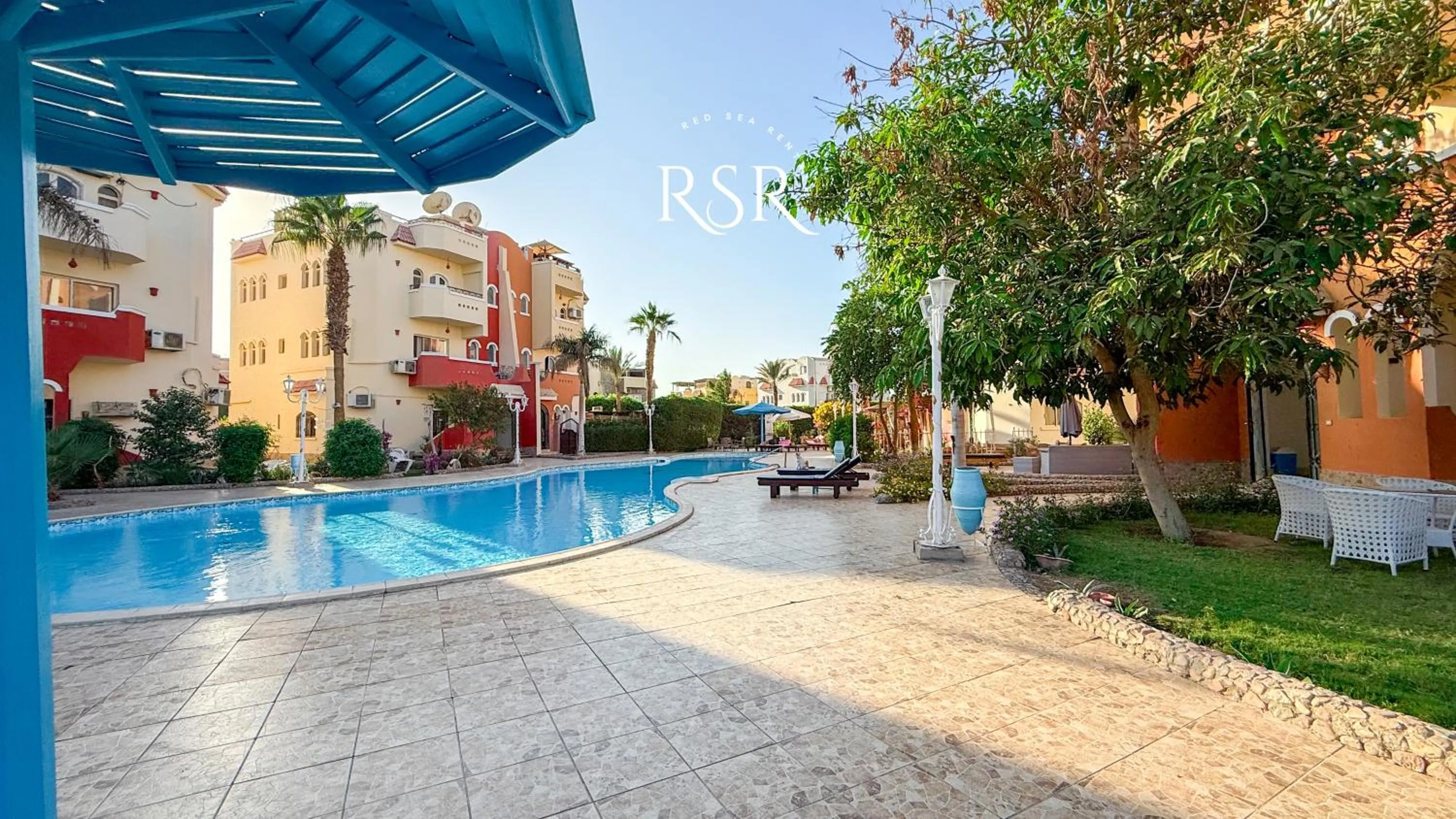 Swimming pool in Green Garden Resort