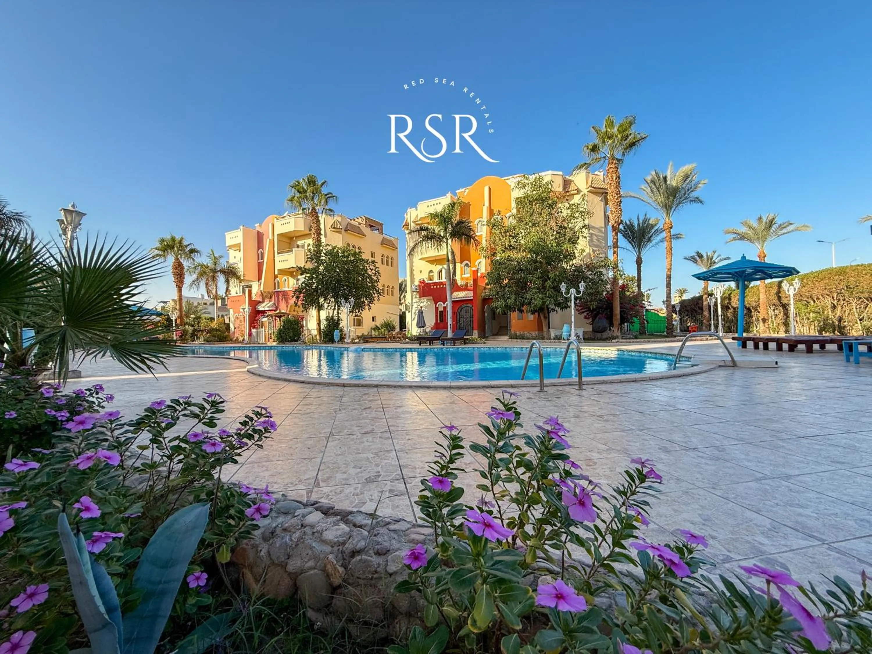 Swimming pool in Green Garden Resort