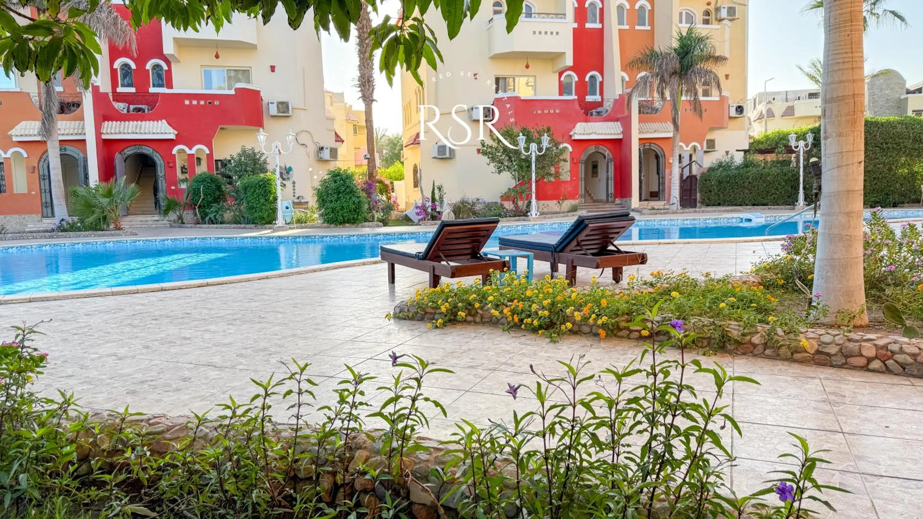 Swimming pool in Green Garden Resort