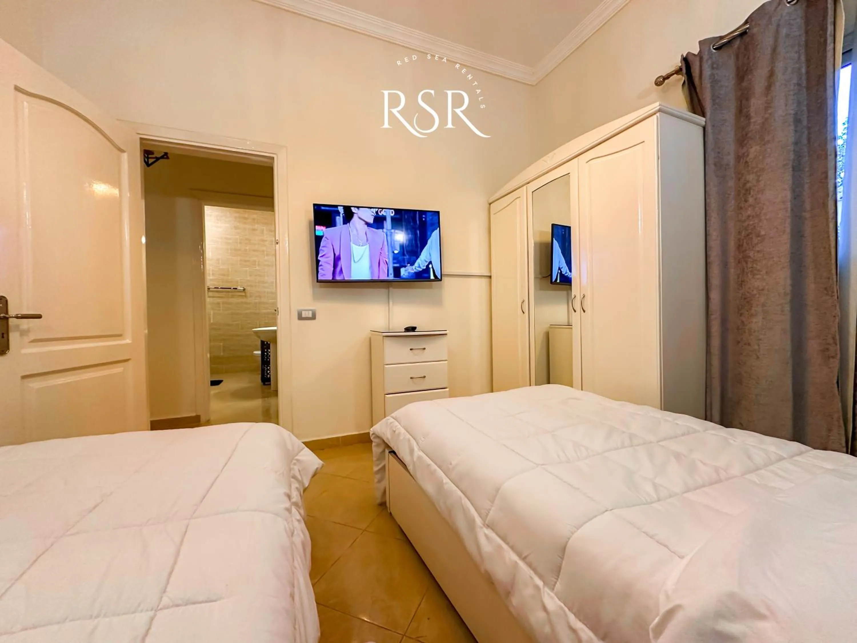 Bed in Green Garden Resort