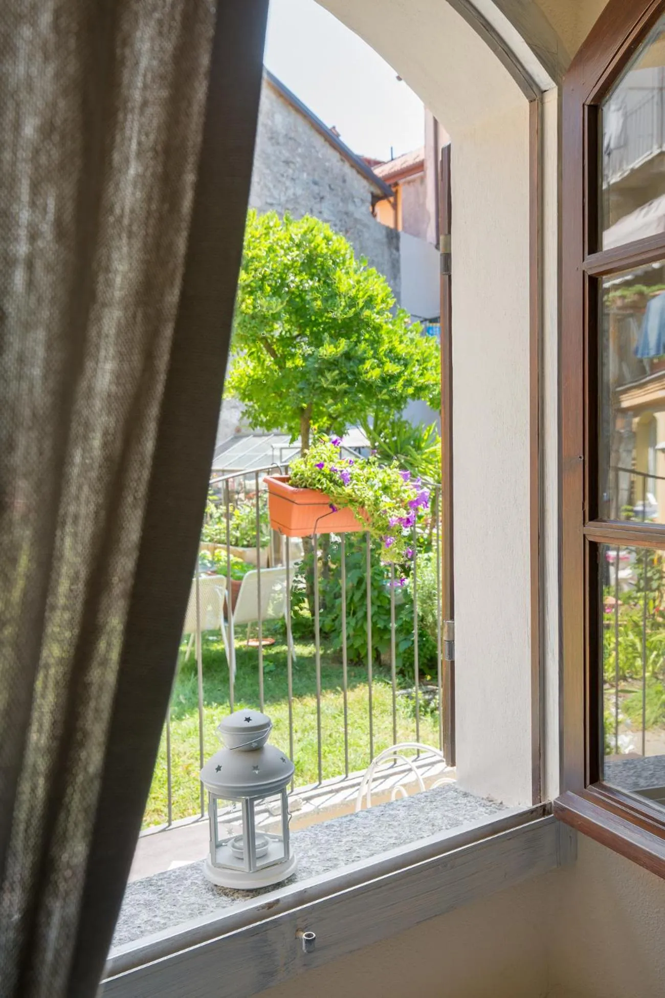 Garden view in B&B Magnolia