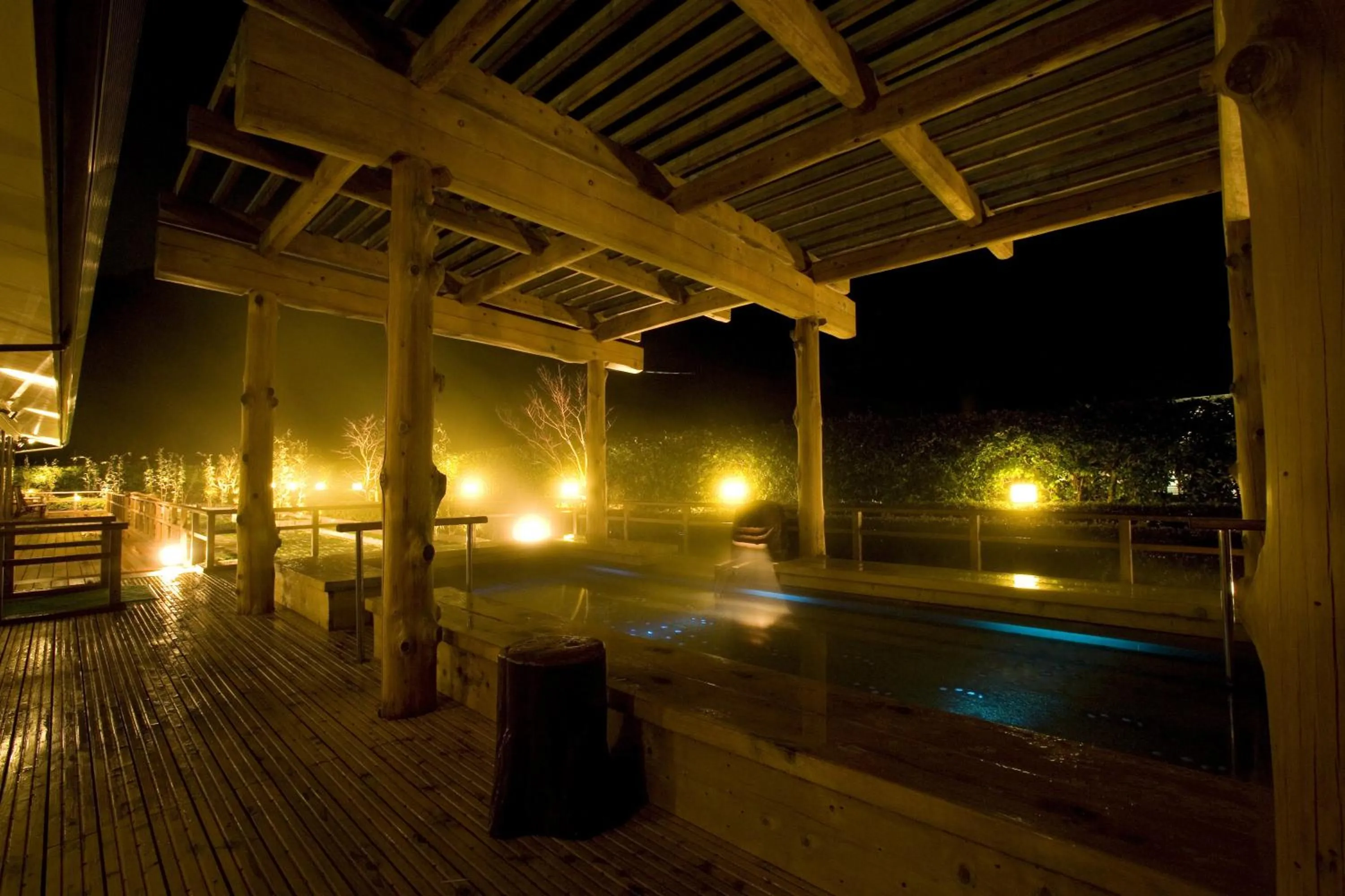 Night in Hotel Okada