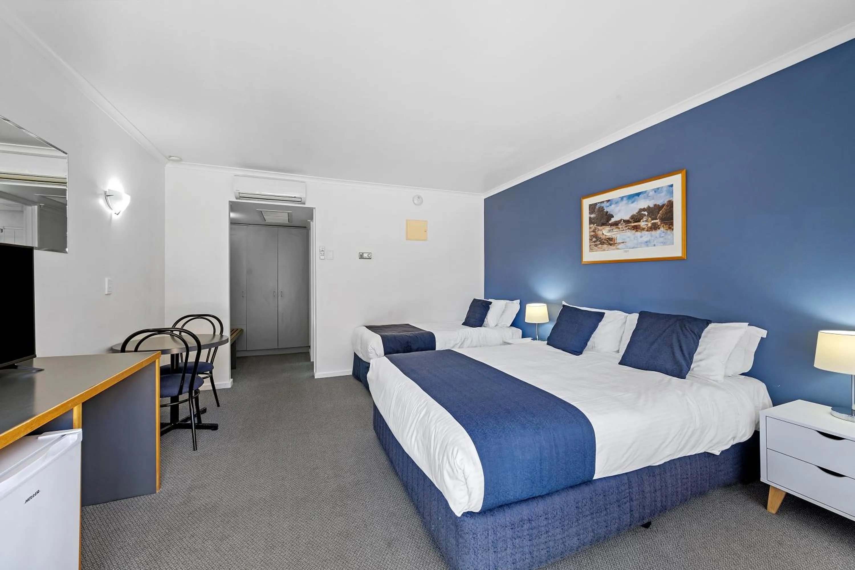 Bed in The River Boat Hotel - Echuca