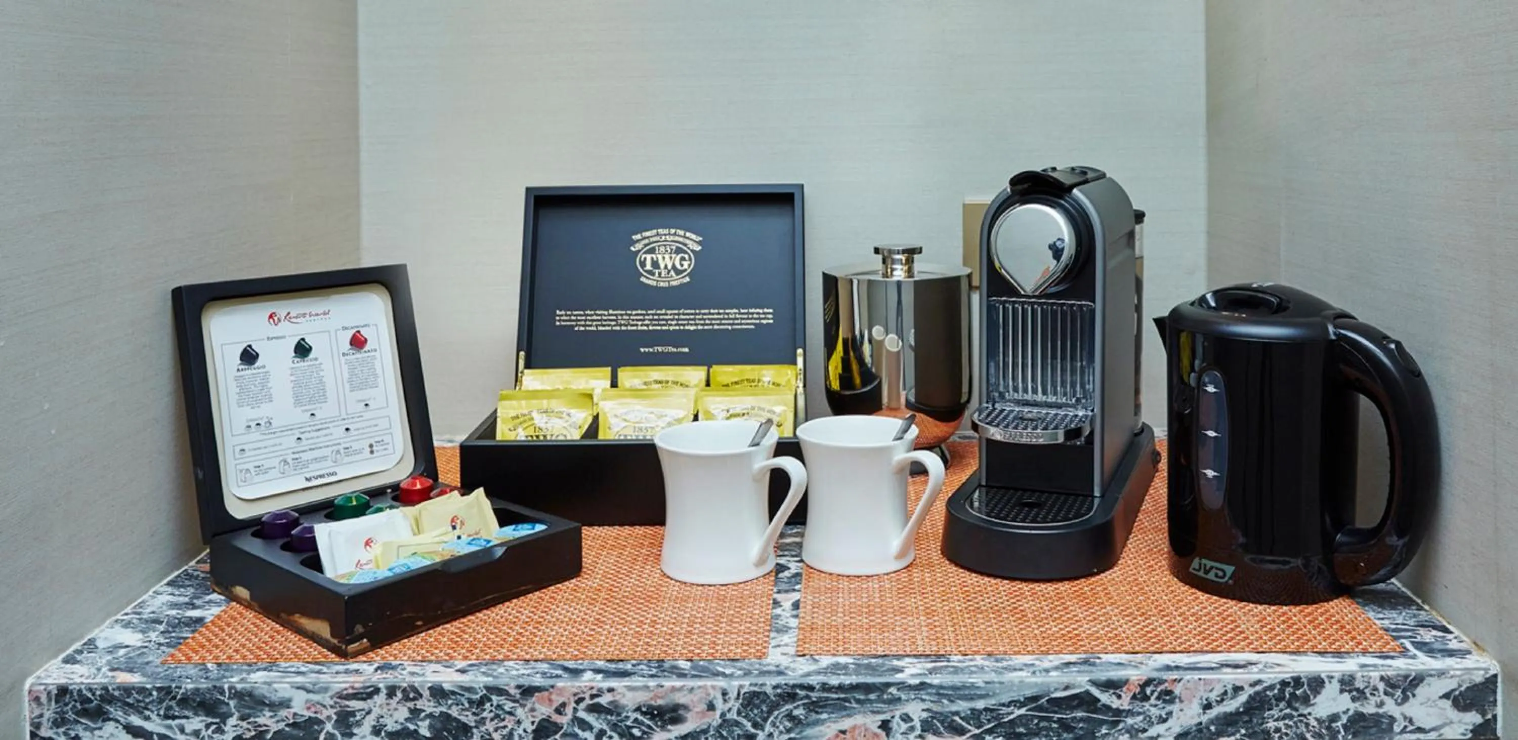 Coffee/tea facilities in Resorts World Sentosa - Equarius Hotel
