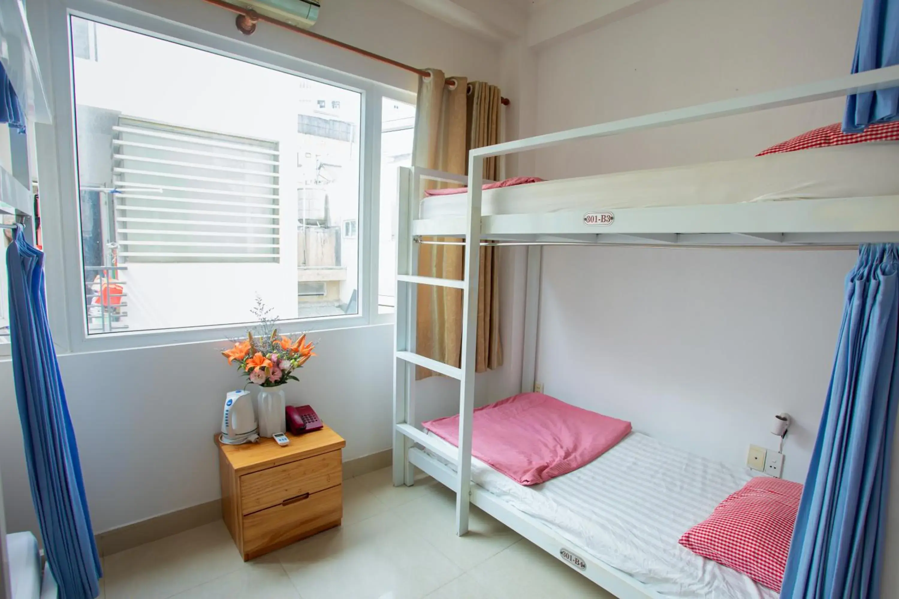 6-Bed Mixed Dormitory Room in Phan Anh Hotel - Bui Vien Walking Street 6-Bed Mixed Dormitory Room in Phan Anh Hotel - Bui Vien Walking Street