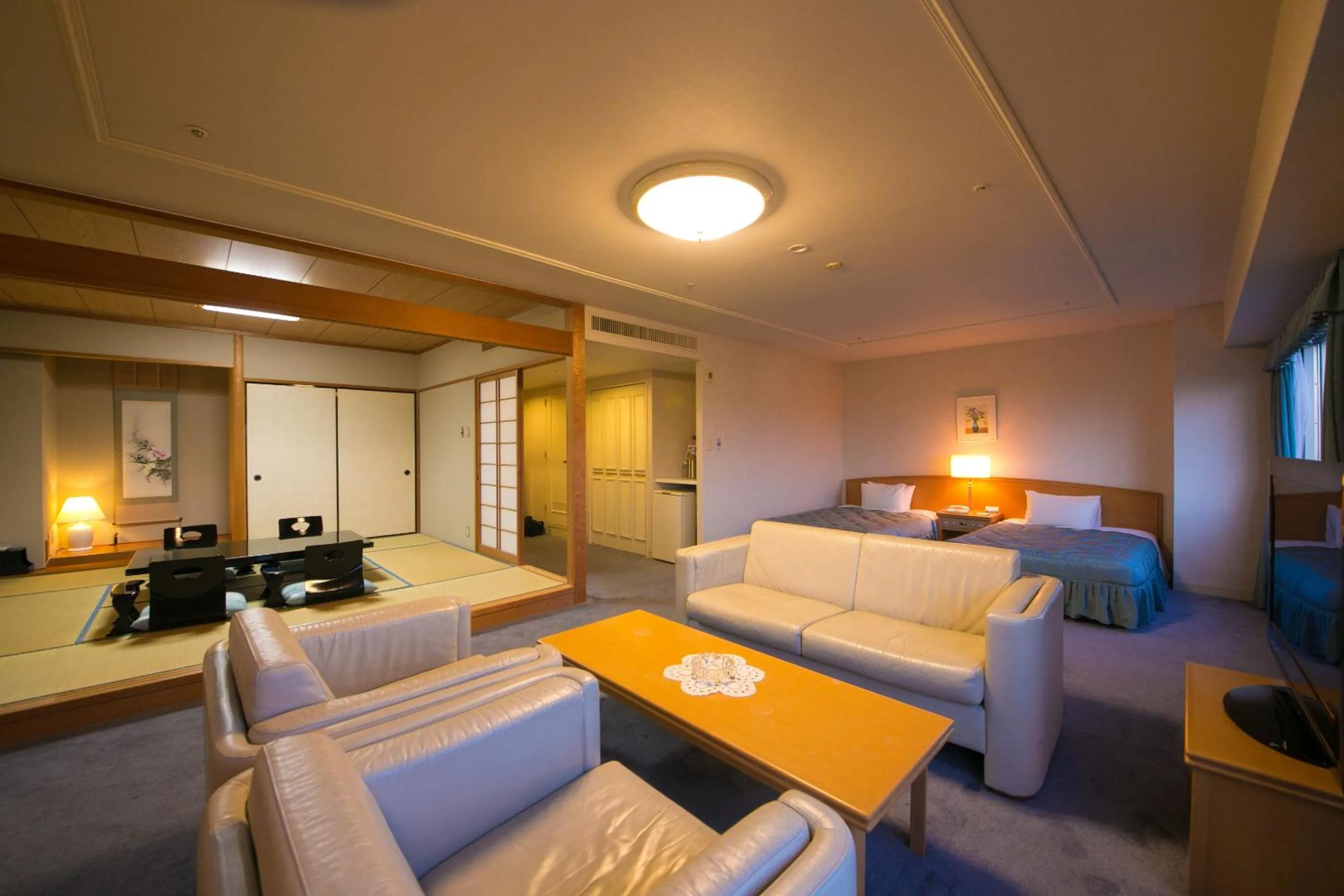 Photo of the whole room, Seating Area in Royal Hotel Munakata