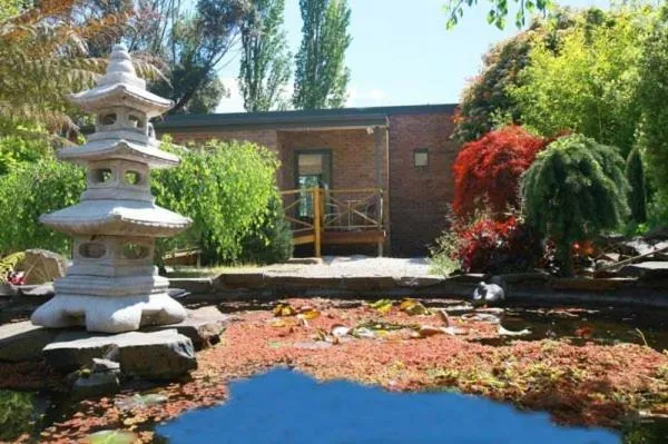 Day in The Shingles Riverside Cottages