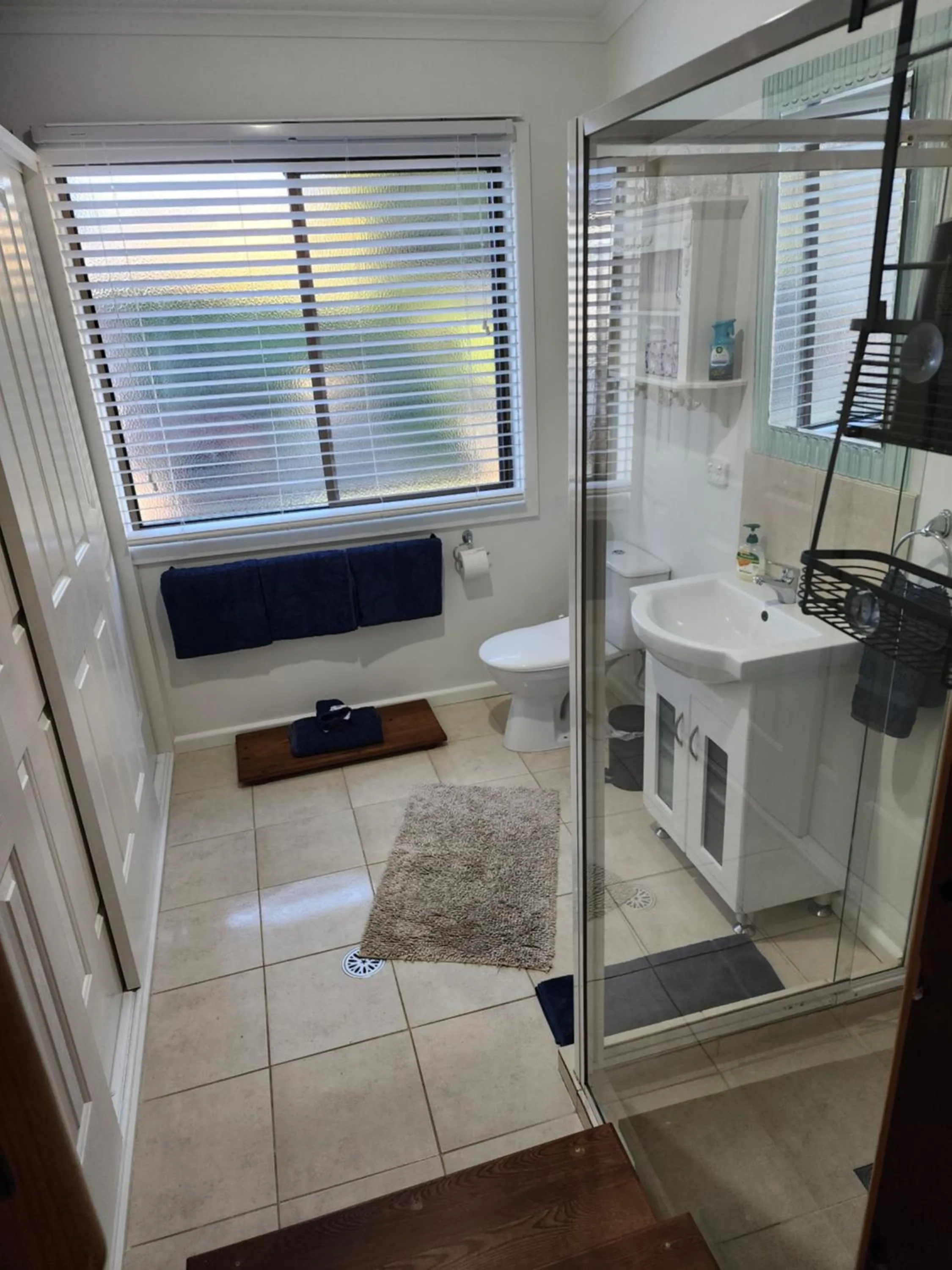 The Shingles Riverside Cottages