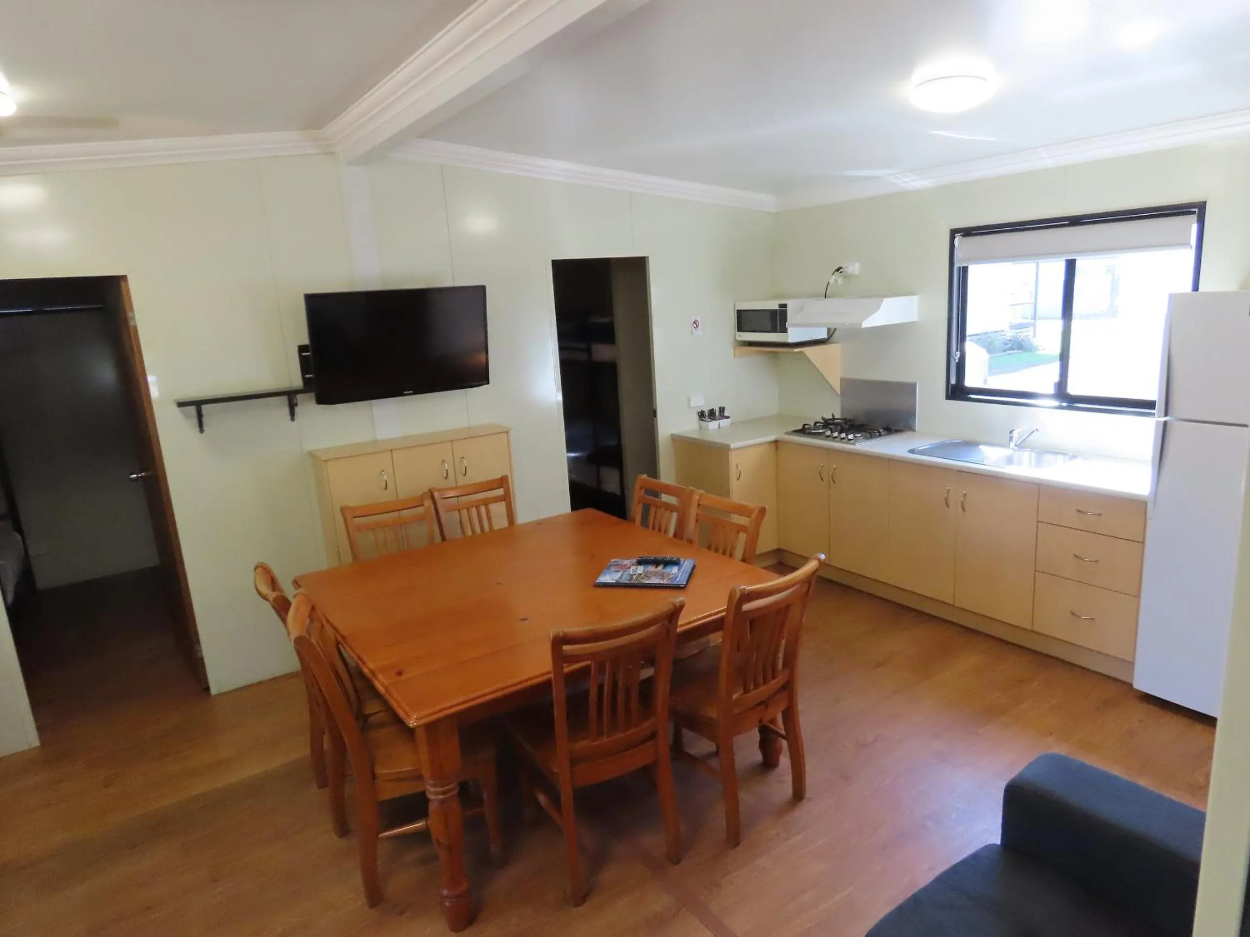 Kitchen or kitchenette in BIG4 Toowoomba Garden City Holiday Park