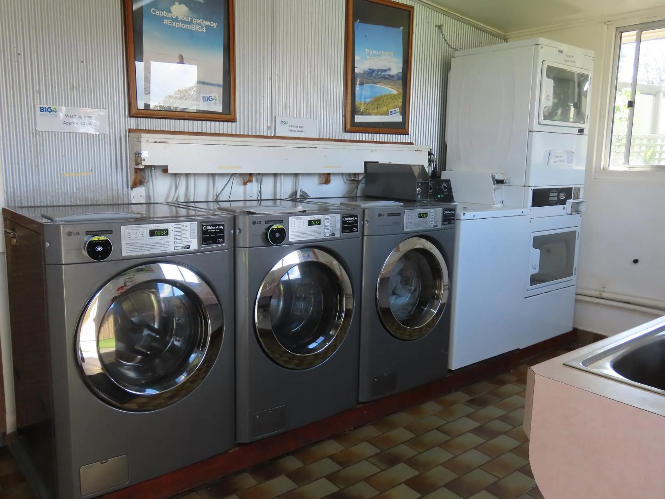 laundry in BIG4 Toowoomba Garden City Holiday Park