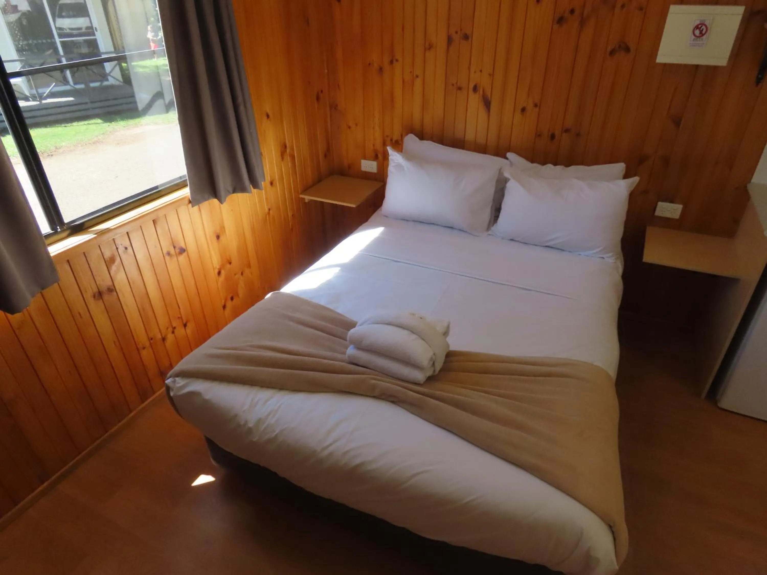 Bed in BIG4 Toowoomba Garden City Holiday Park