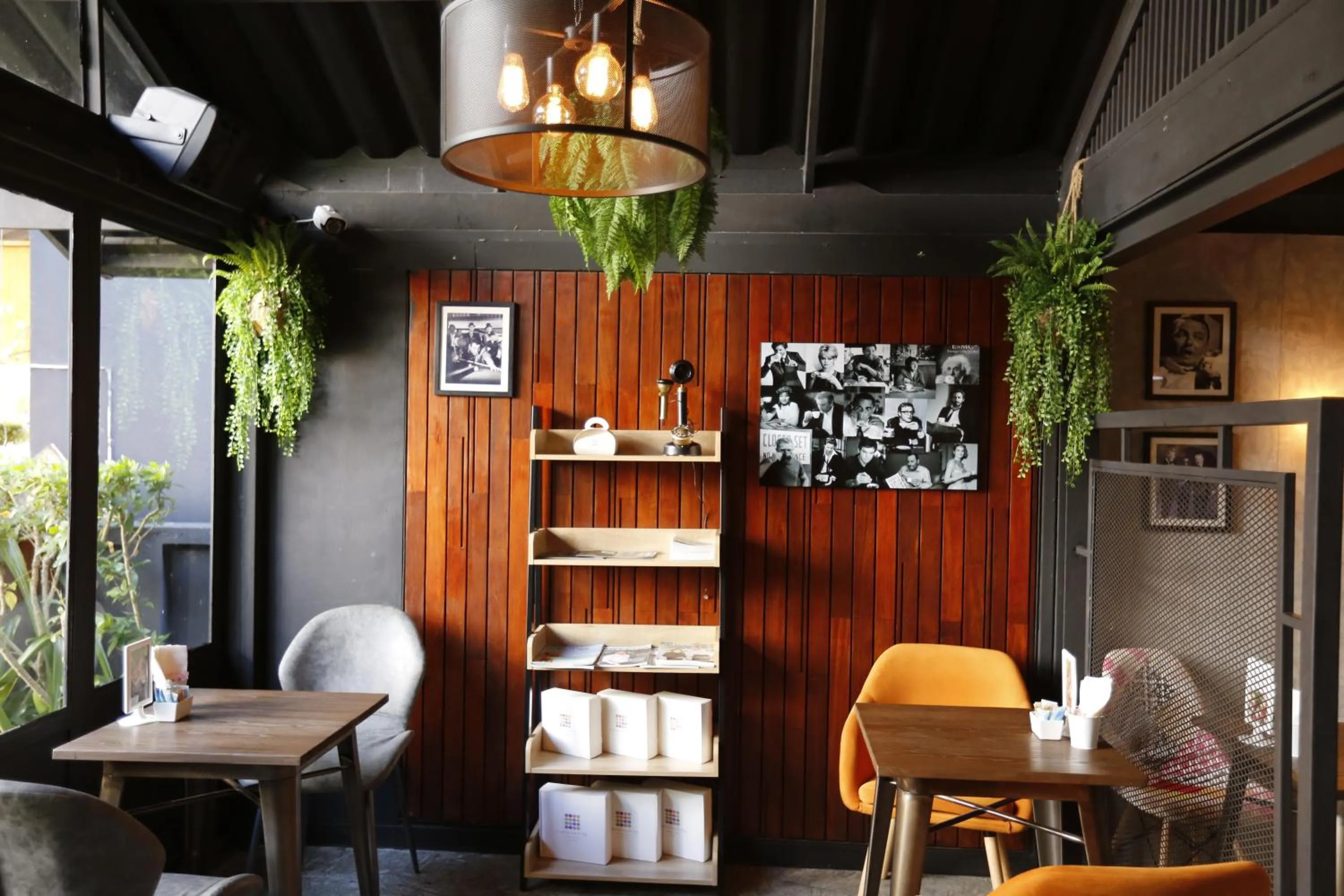 Restaurant/places to eat in Baan Kamala Fantasea Hotel