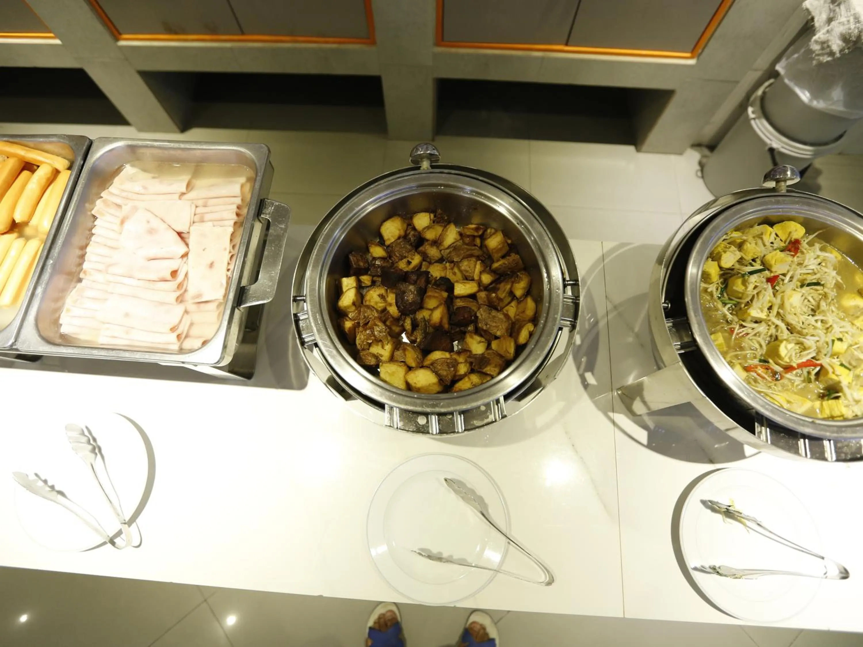 Restaurant/places to eat in Baan Kamala Fantasea Hotel