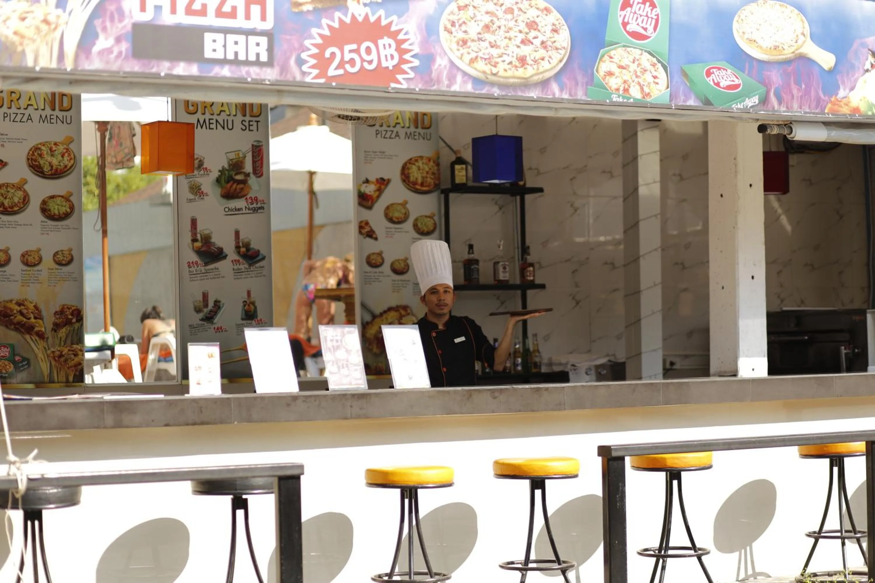 Restaurant/places to eat in Baan Kamala Fantasea Hotel