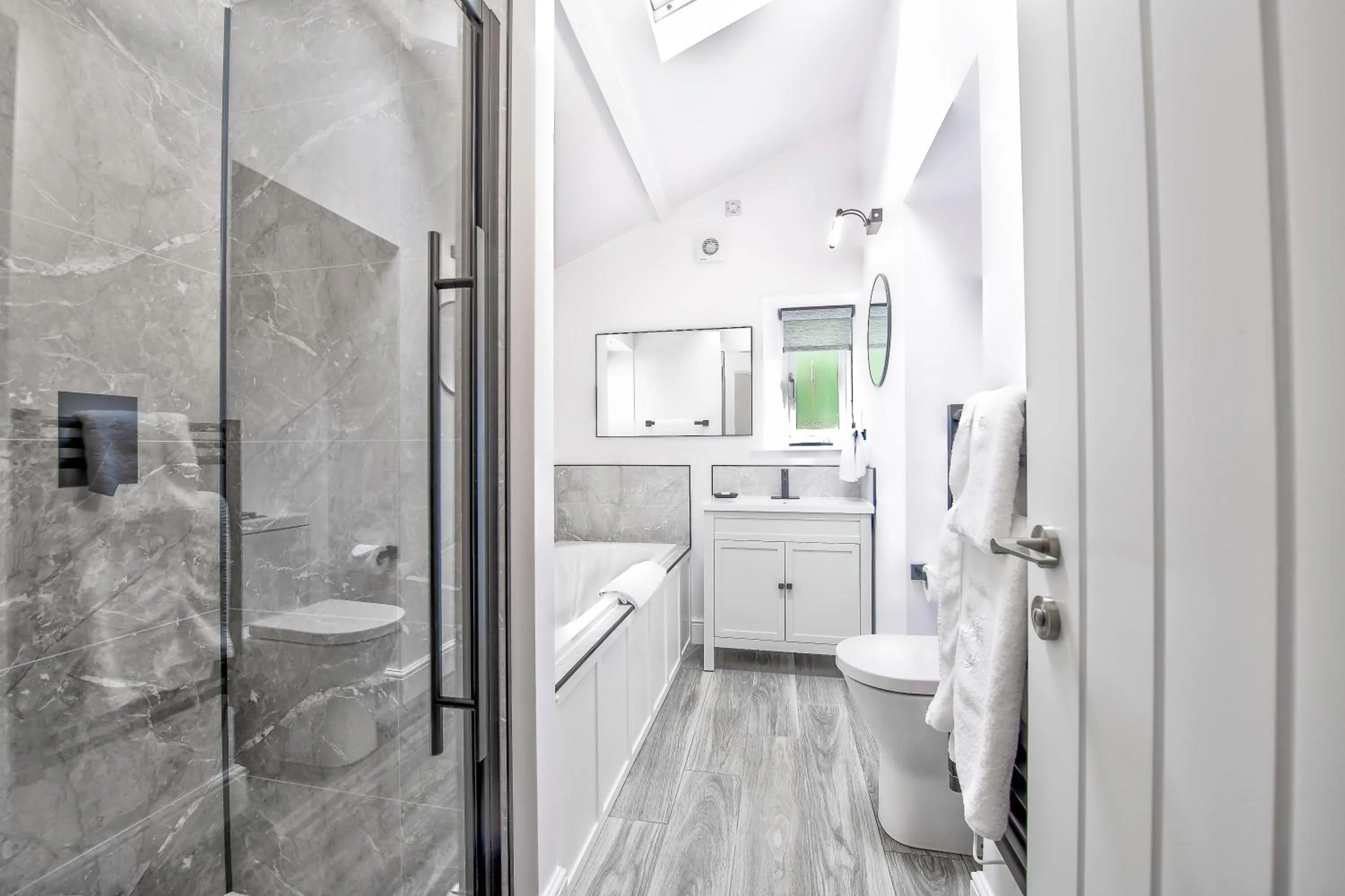 Shower in Langley Castle Hotel