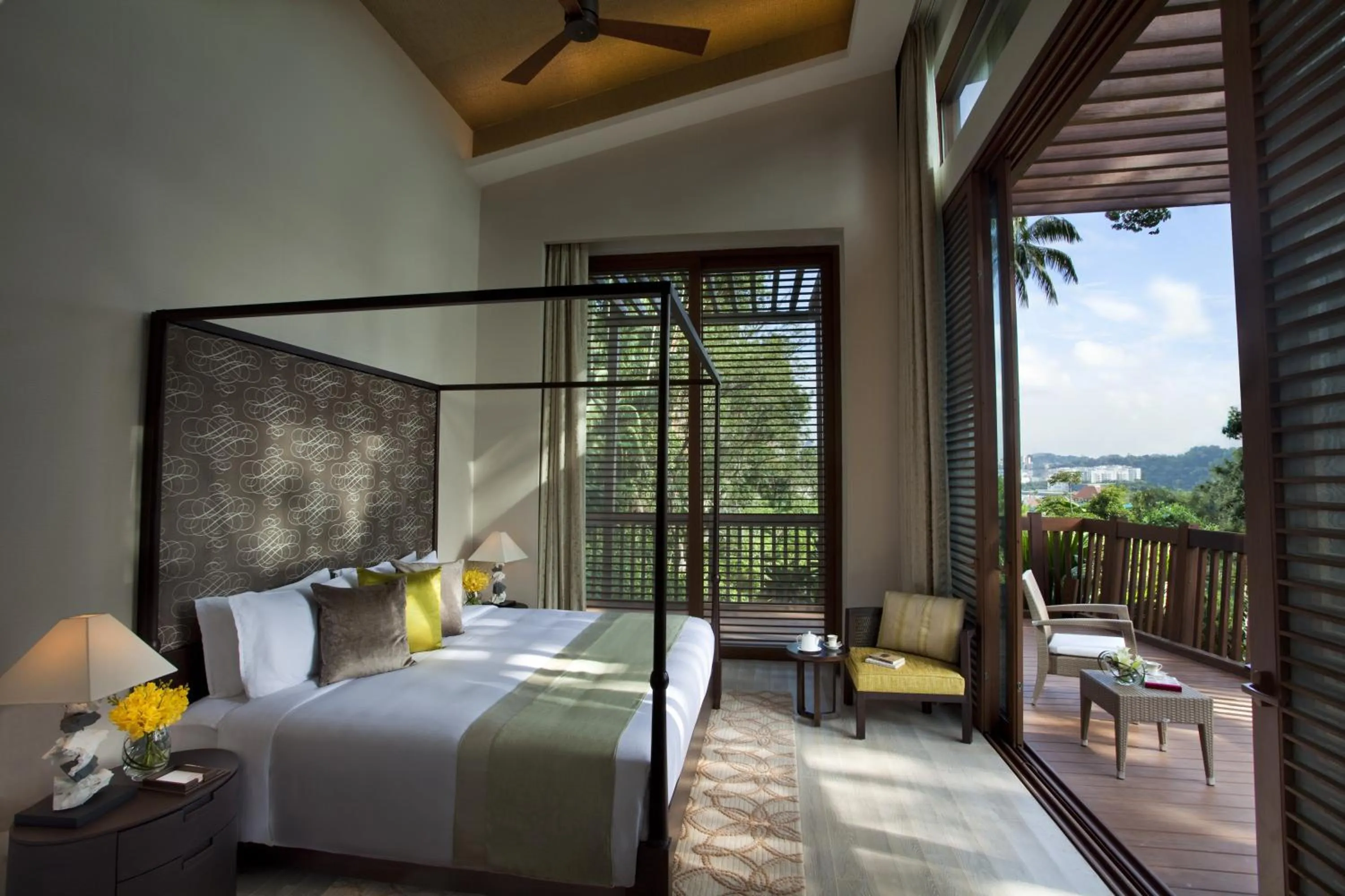 Bedroom, Bed in Resorts World Sentosa - Equarius Villas