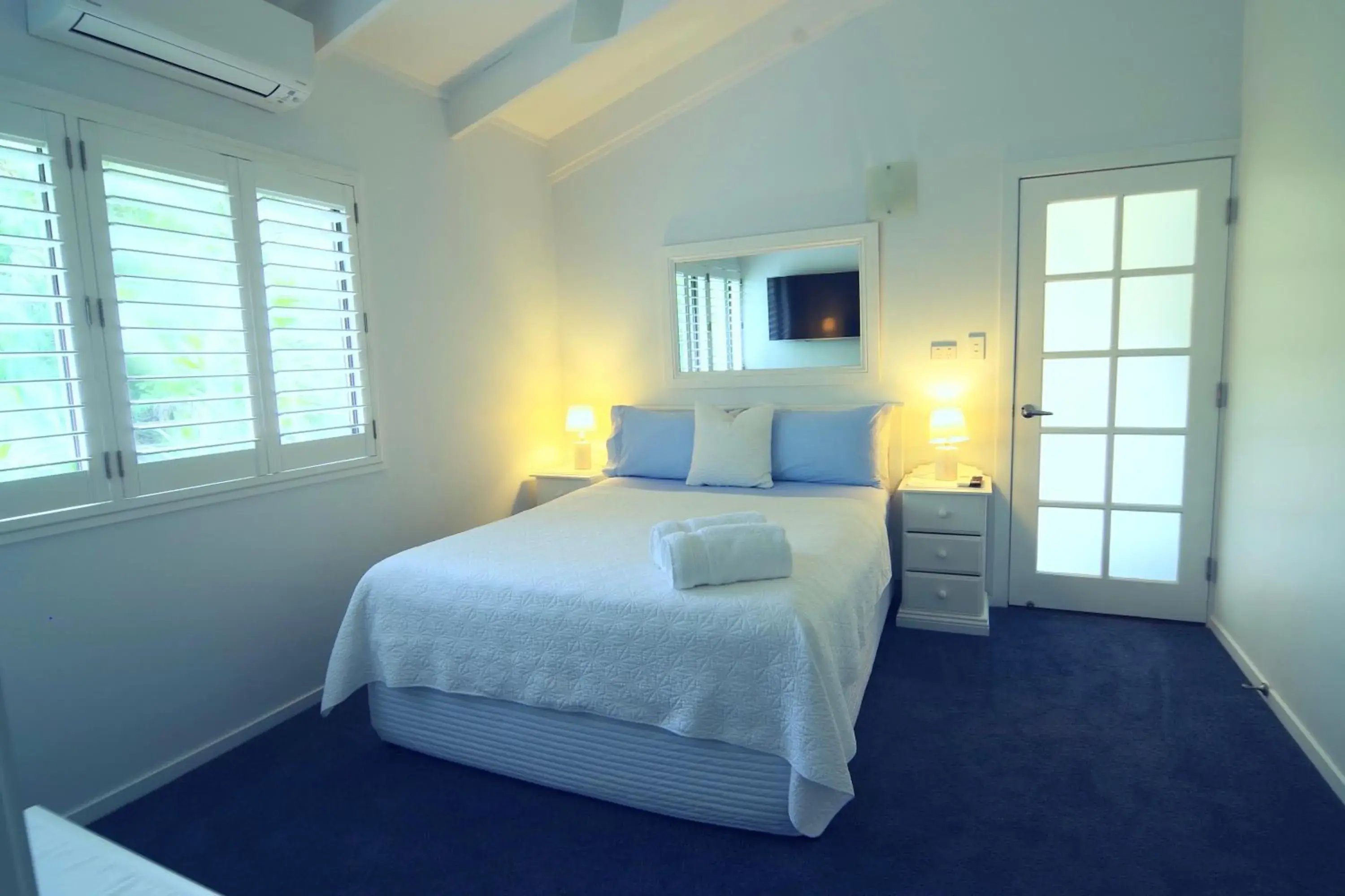 Deluxe Queen Room in Debbie's Place Deluxe Queen Room in Debbie's Place