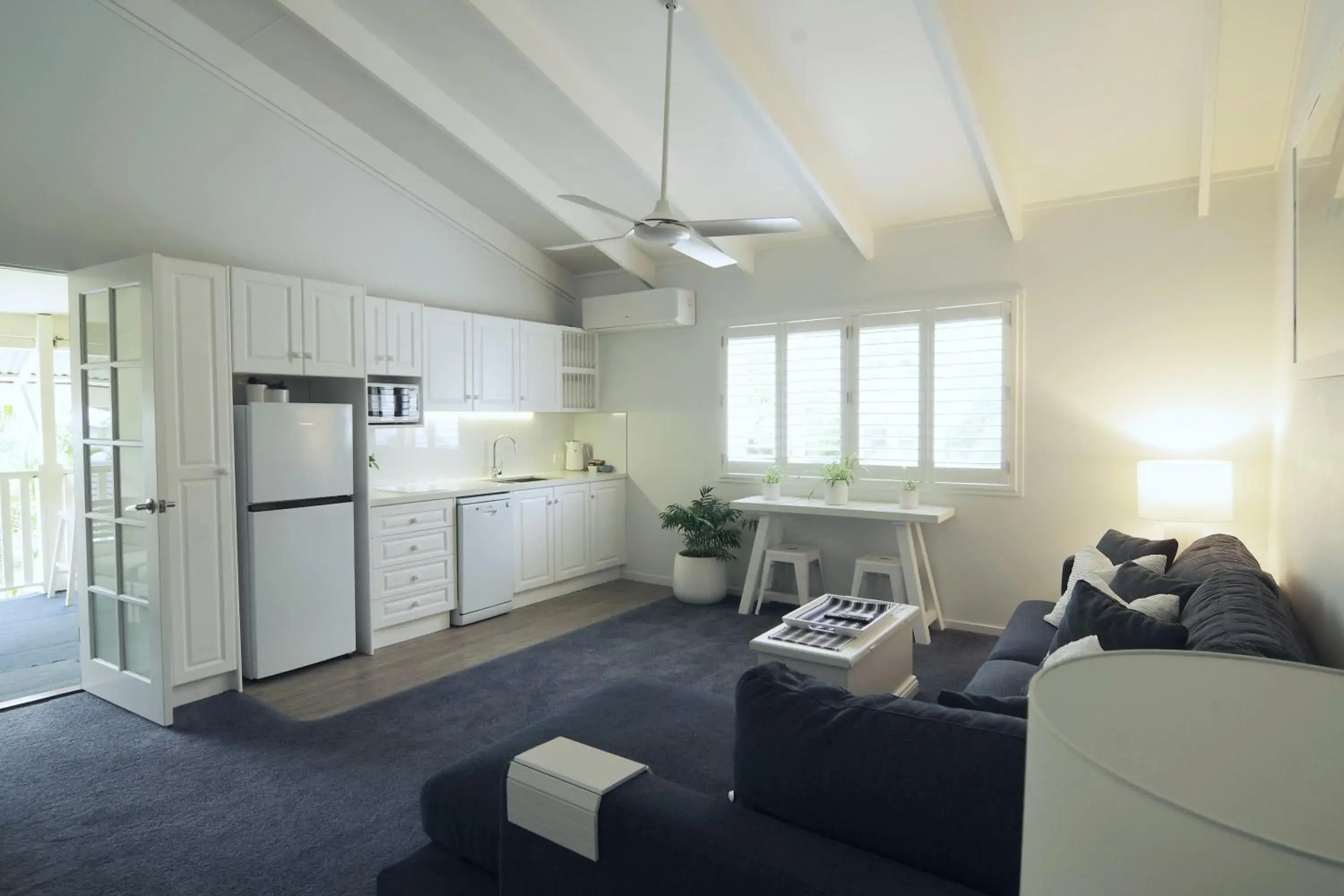 Deluxe Two-Bedroom Apartment with Garden View in Debbie's Place Deluxe Two-Bedroom Apartment with Garden View in Debbie's Place