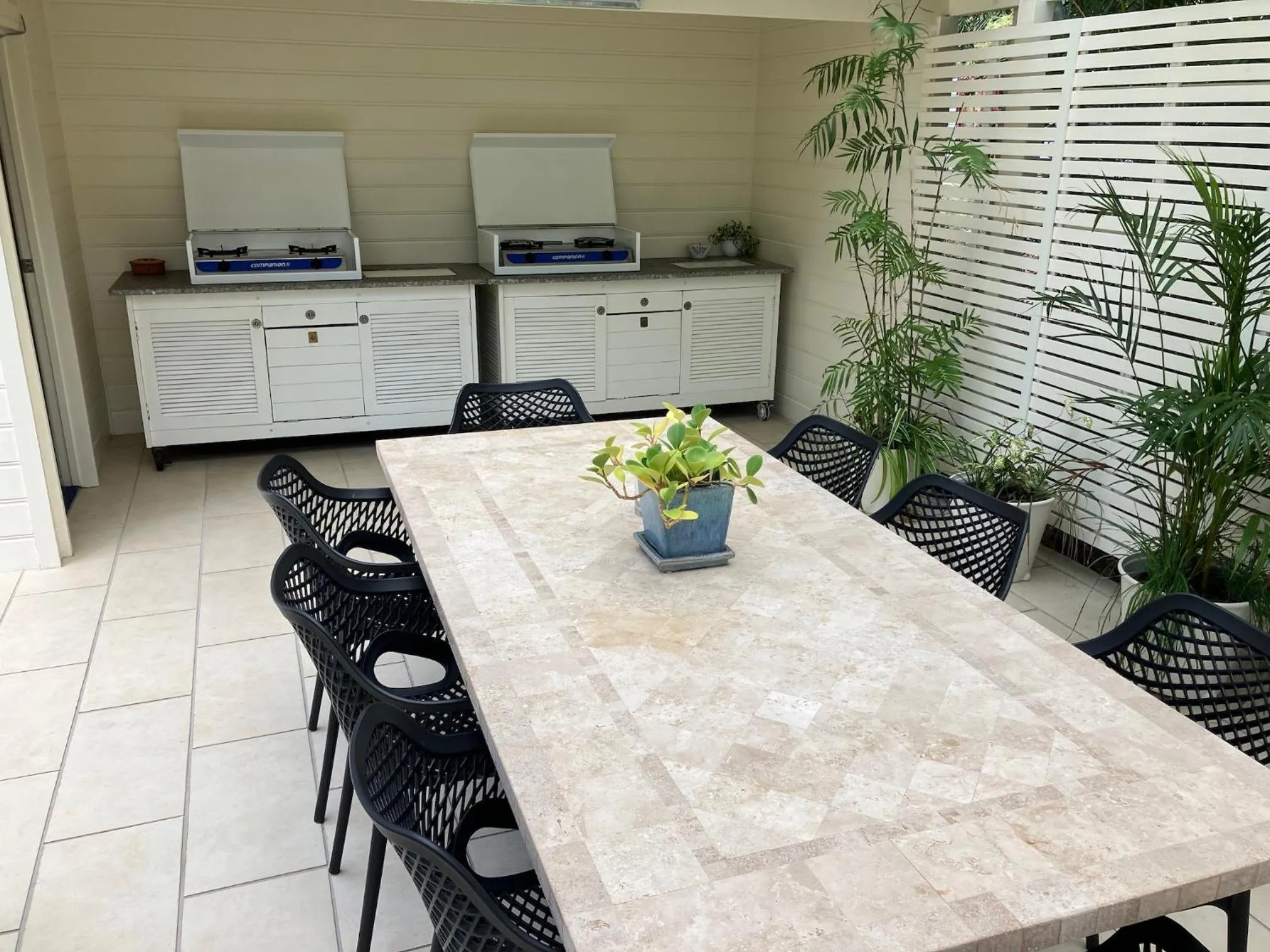 BBQ facilities in Debbie's Place