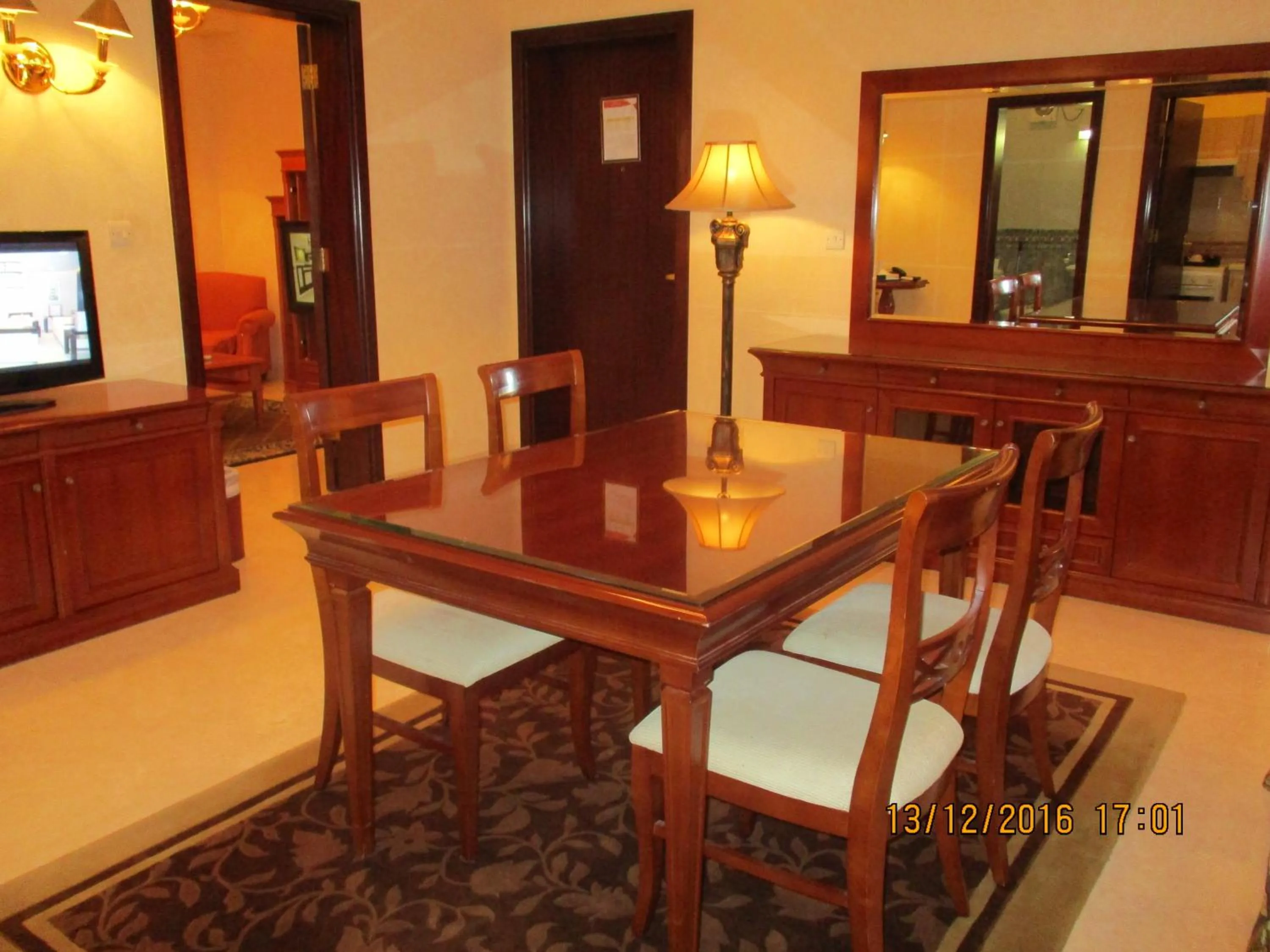 Coffee/tea facilities in Issham Hotel