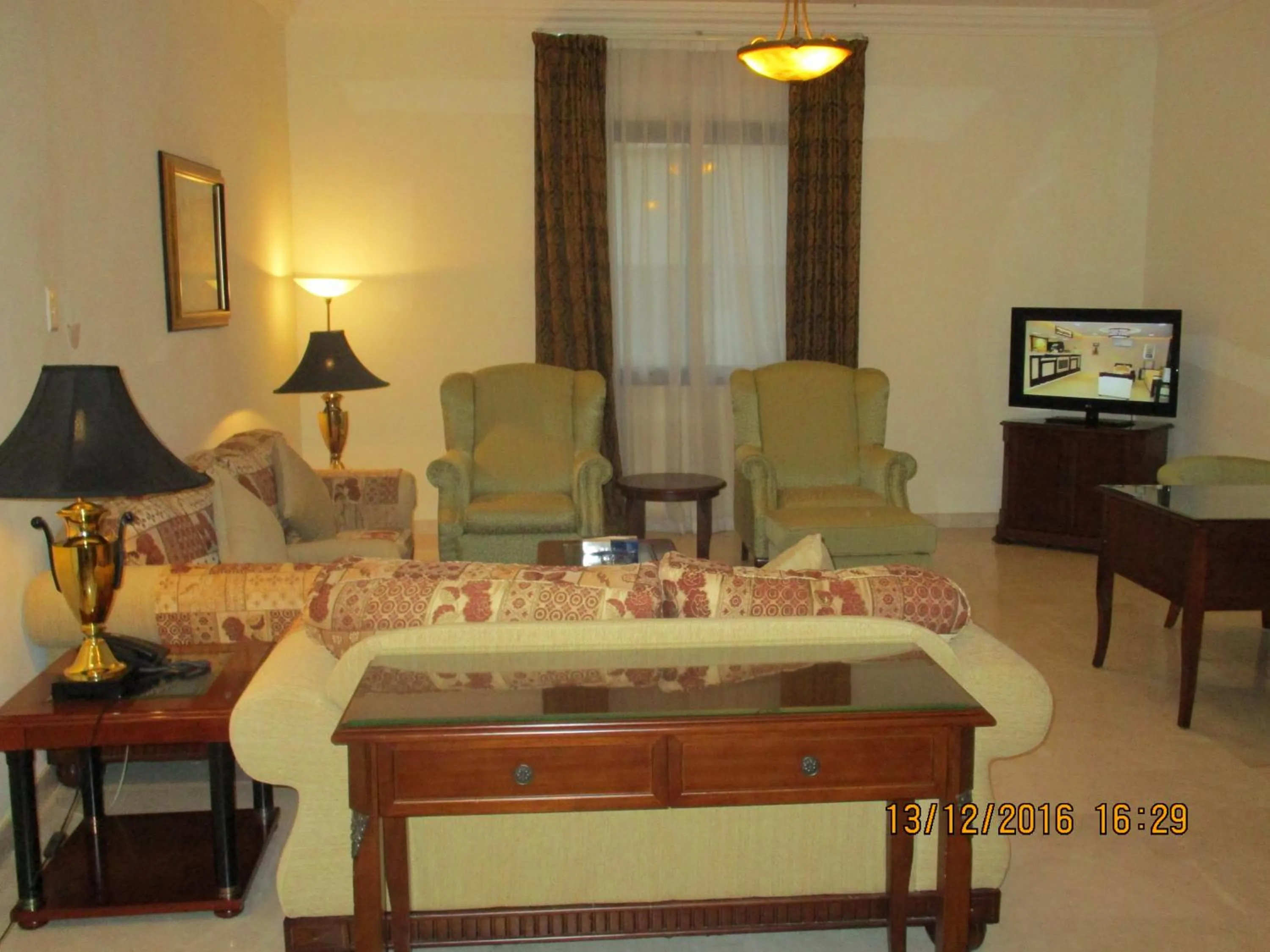 TV and multimedia, Seating Area in Issham Hotel