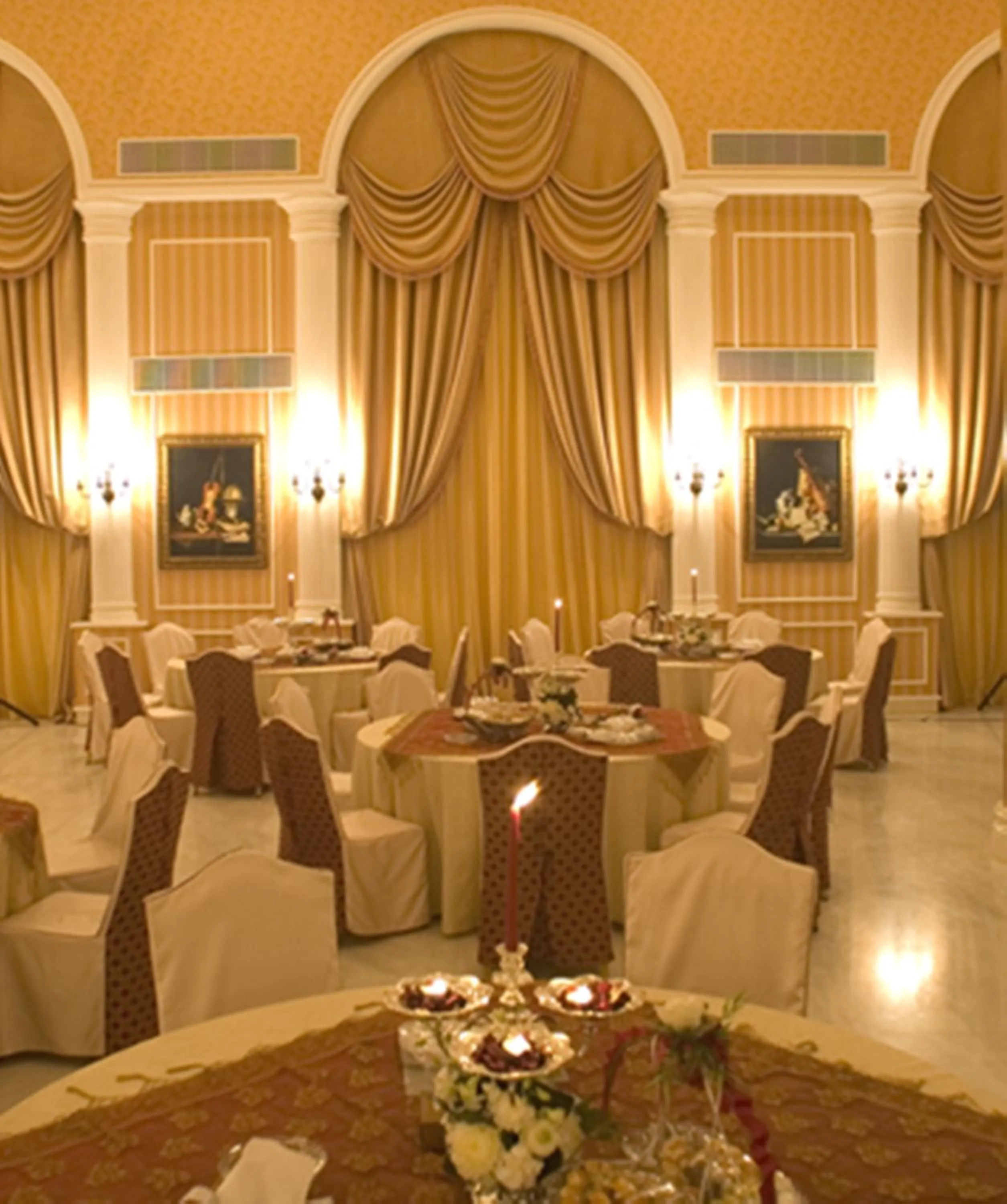 Banquet/Function facilities, Banquet Facilities in Issham Hotel