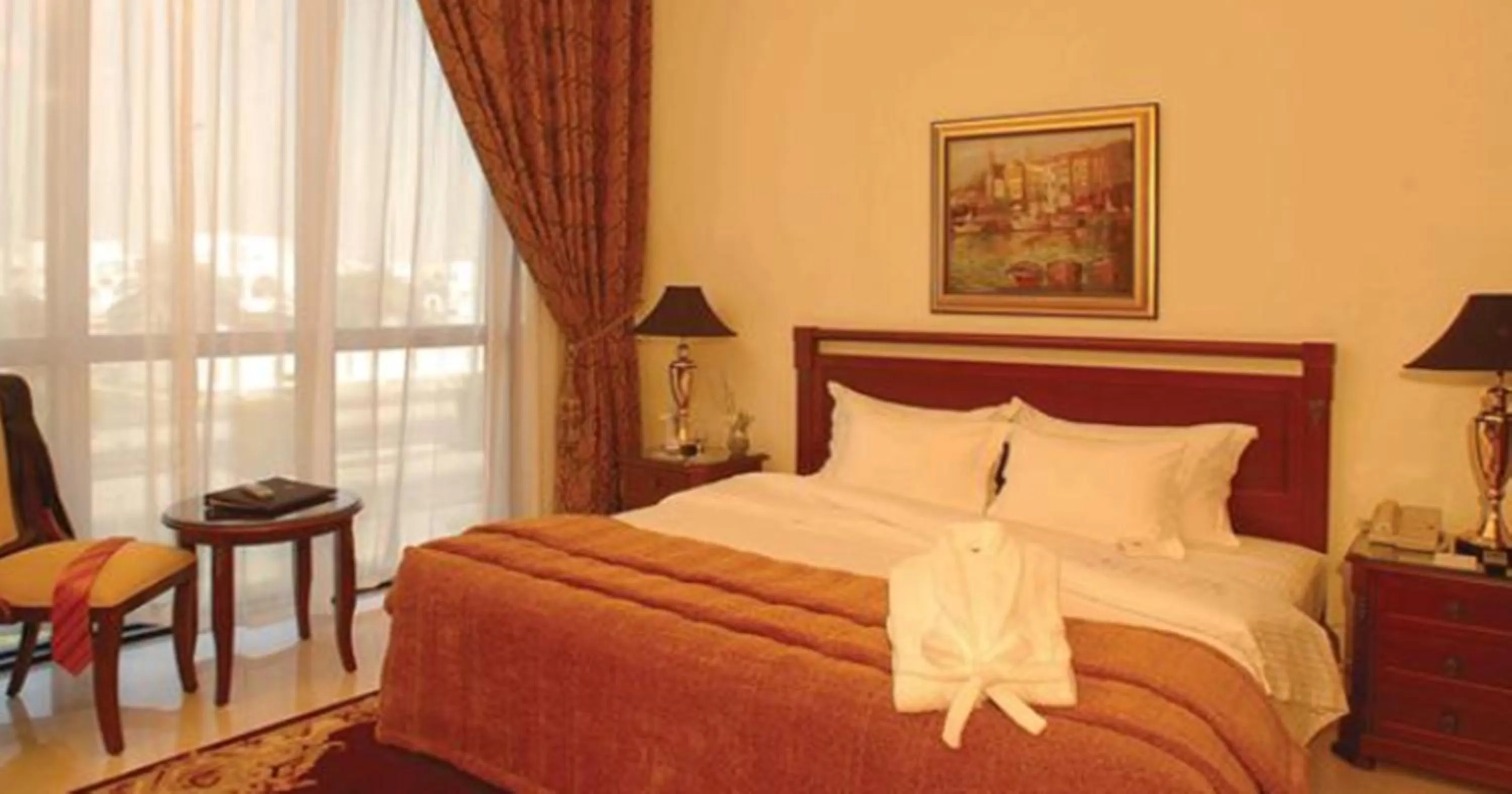 Bedroom, Bed in Issham Hotel