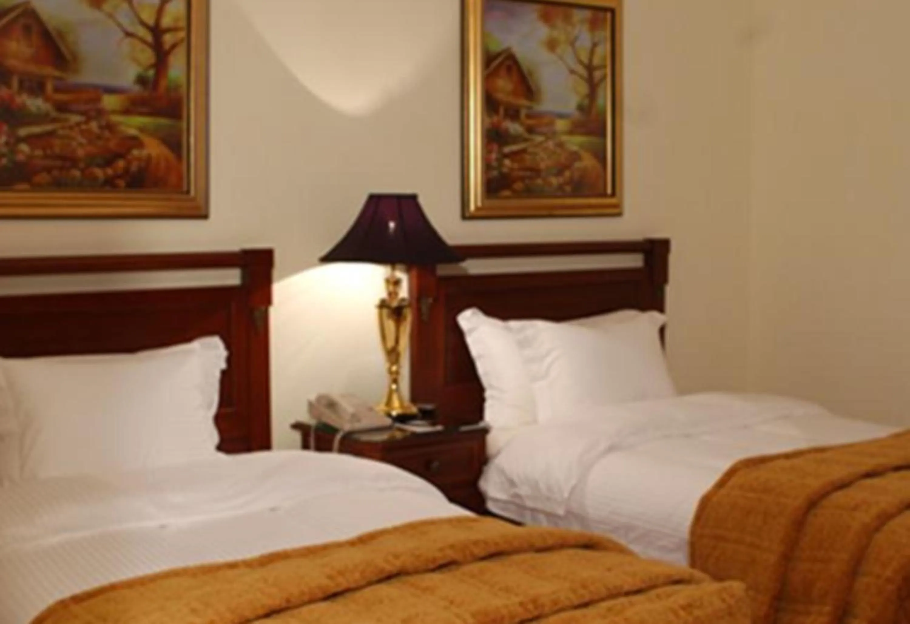 Bedroom, Bed in Issham Hotel