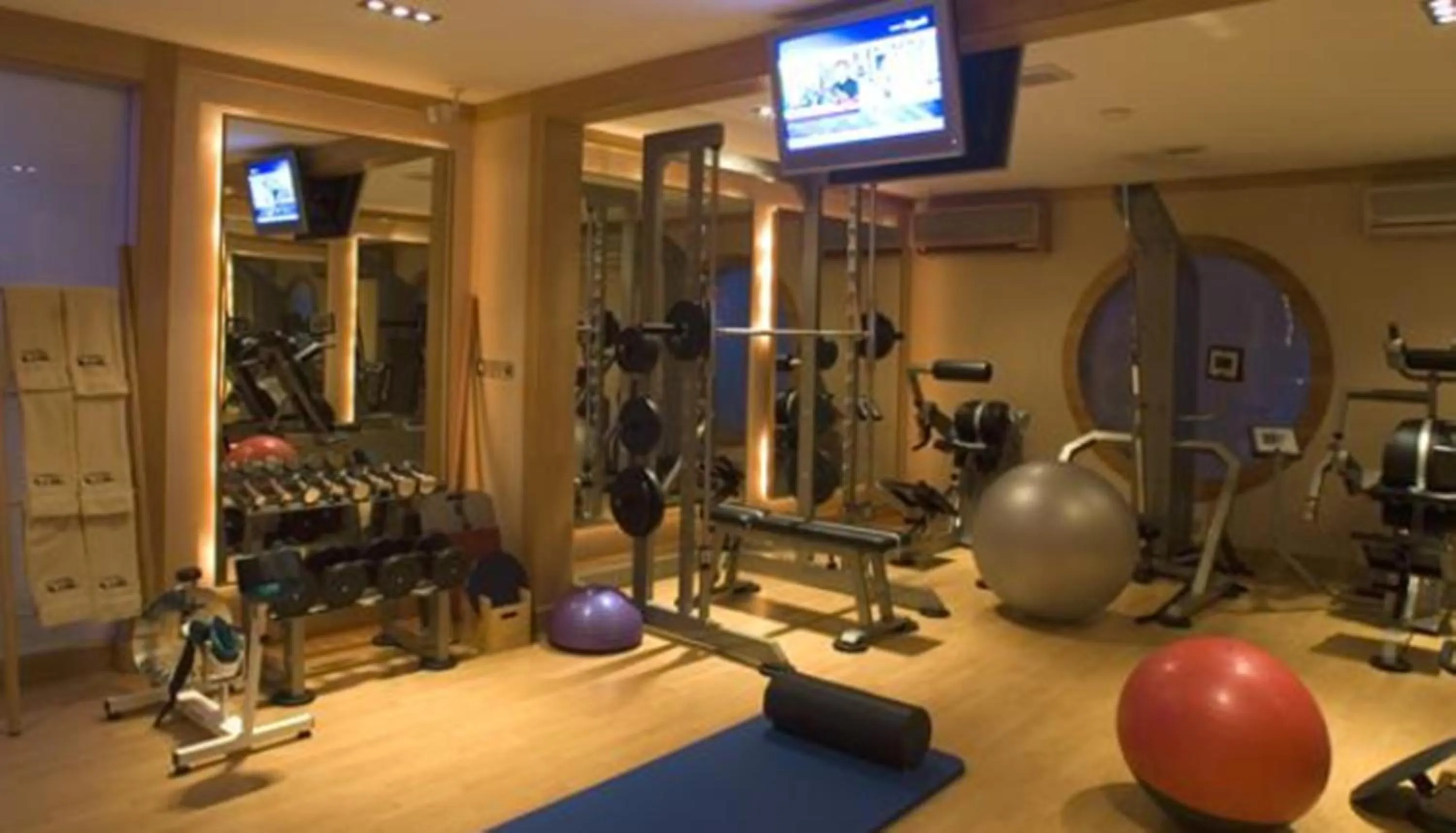 Fitness centre/facilities, Fitness Center/Facilities in Issham Hotel