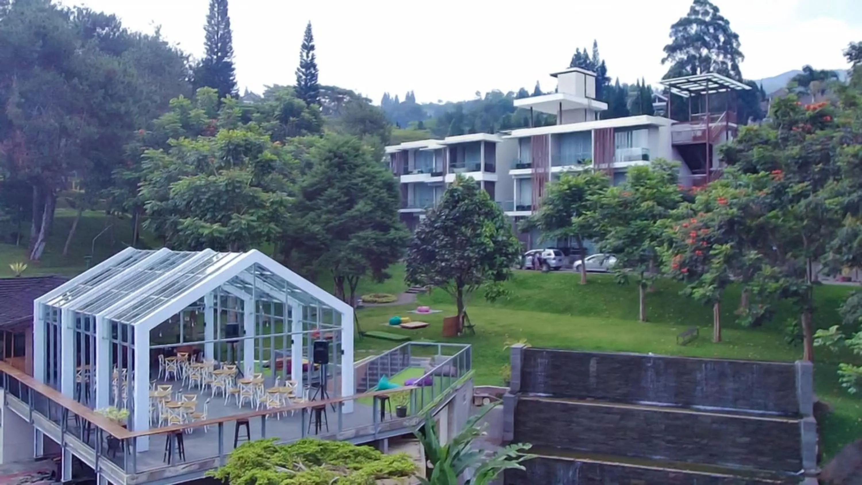 Restaurant/places to eat in Lembang Asri Resort