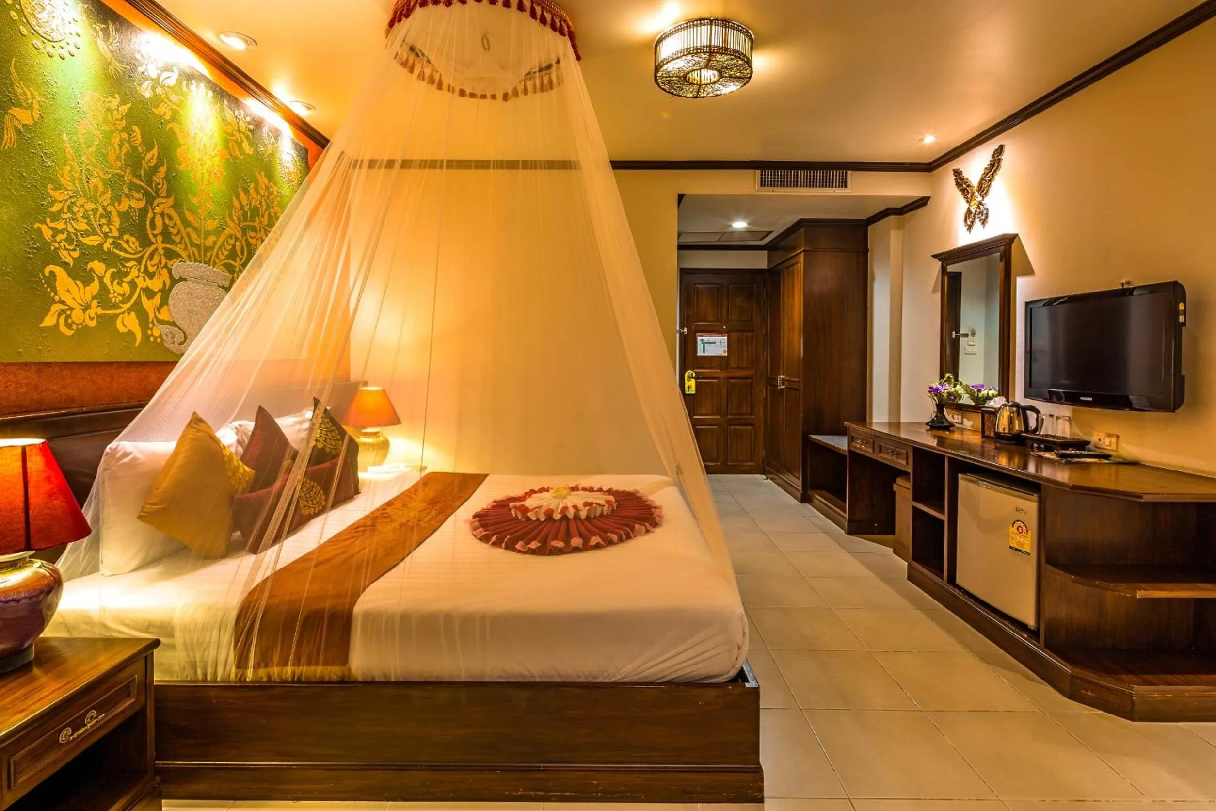 Tanawan Phuket Hotel