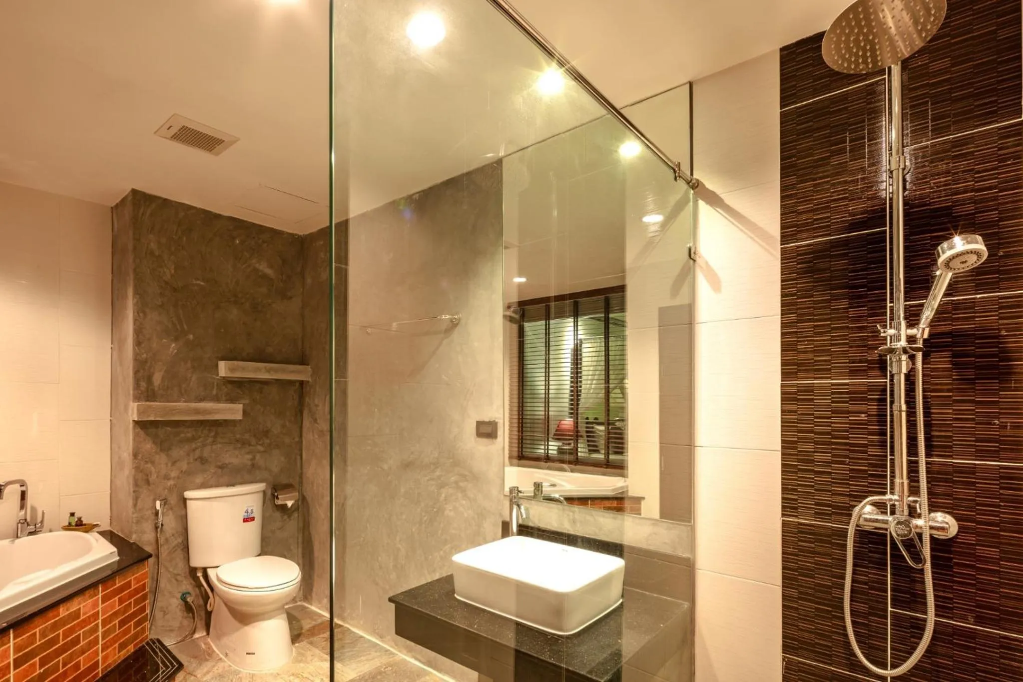 Tanawan Phuket Hotel