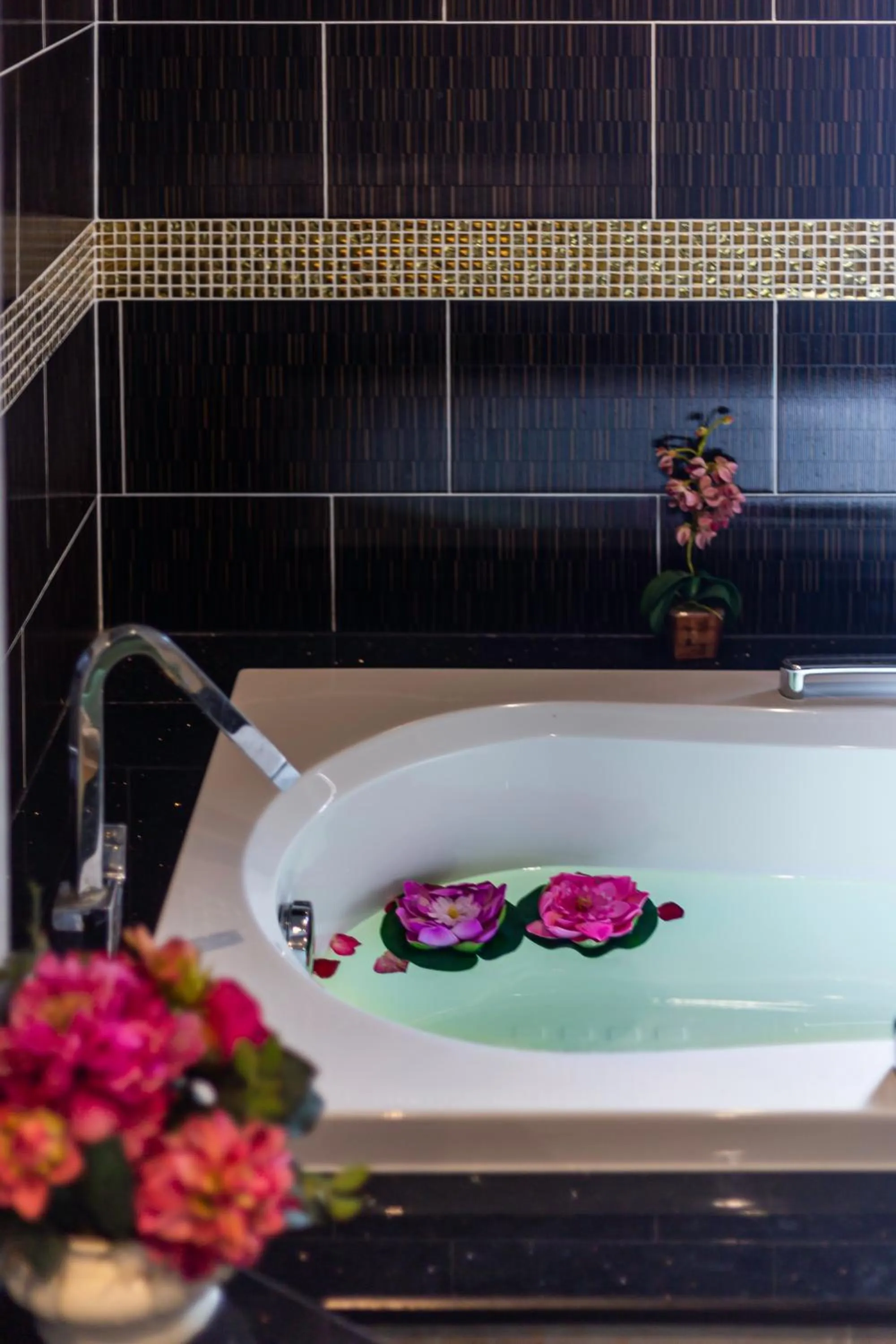 Tanawan Phuket Hotel