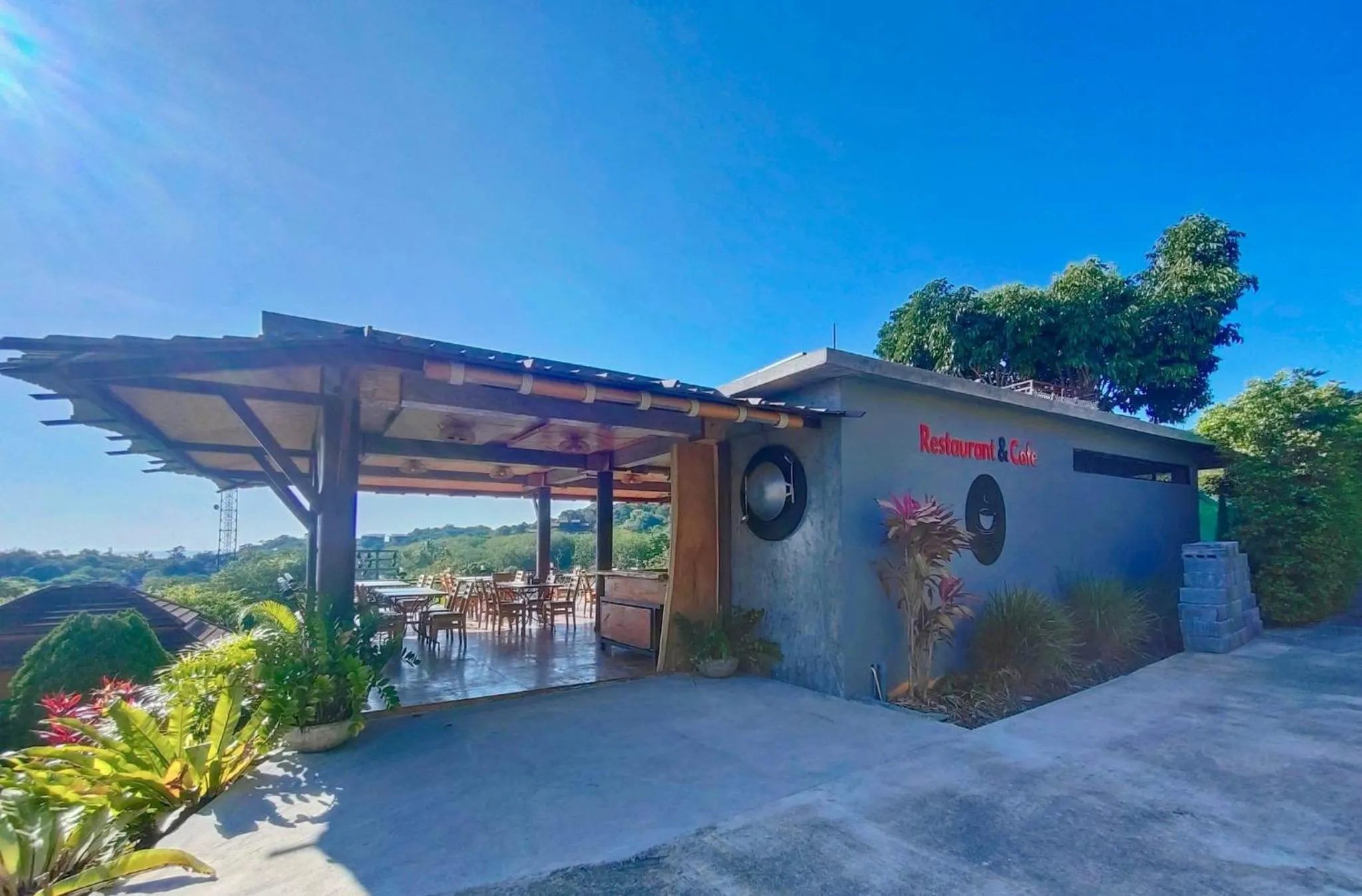 Restaurant/places to eat in Puteri Lanta Family Villas