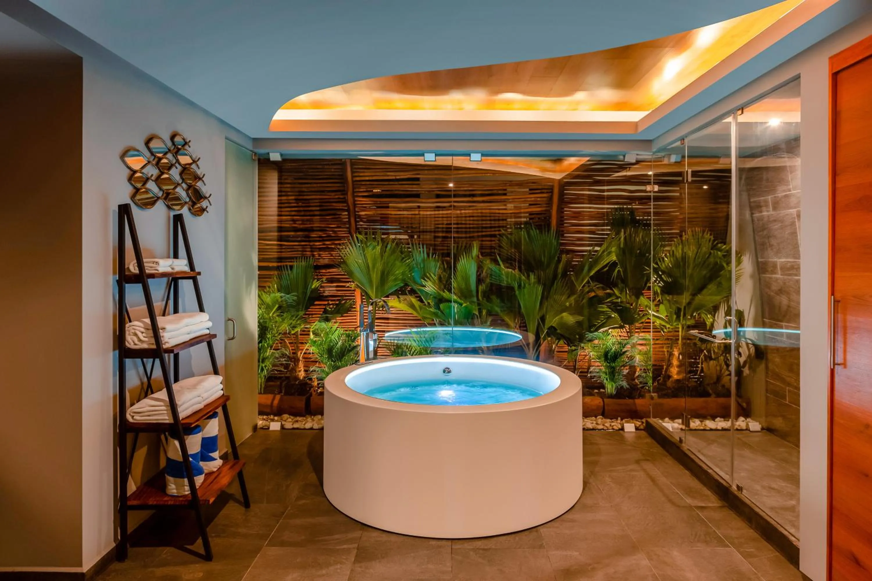 Hot Tub in Mia Bacalar Luxury Resort & Spa