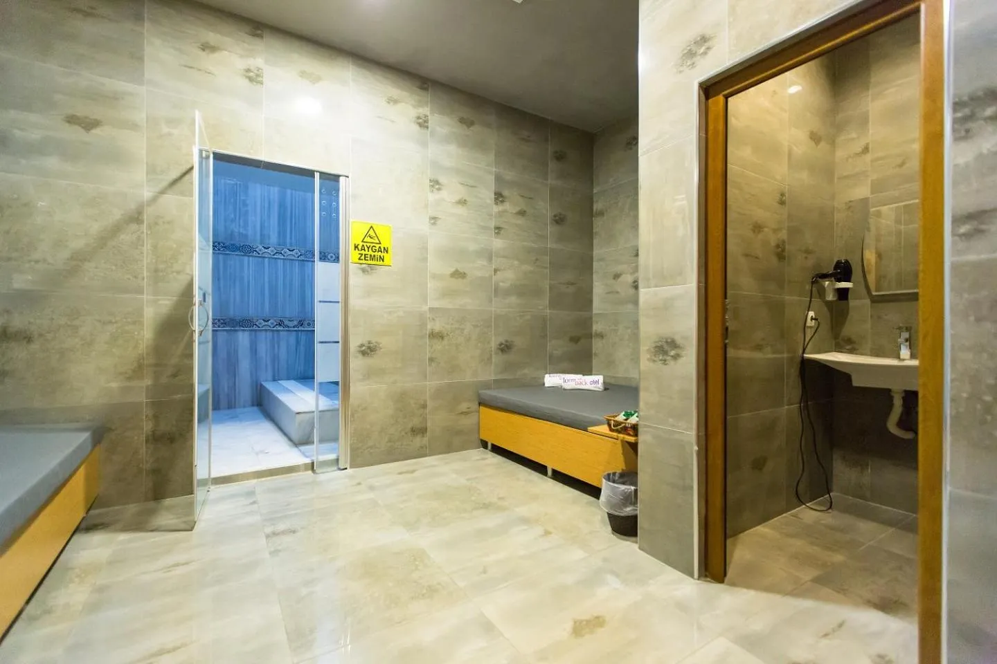 Spa and wellness centre/facilities in Formback Thermal Suit & Apart