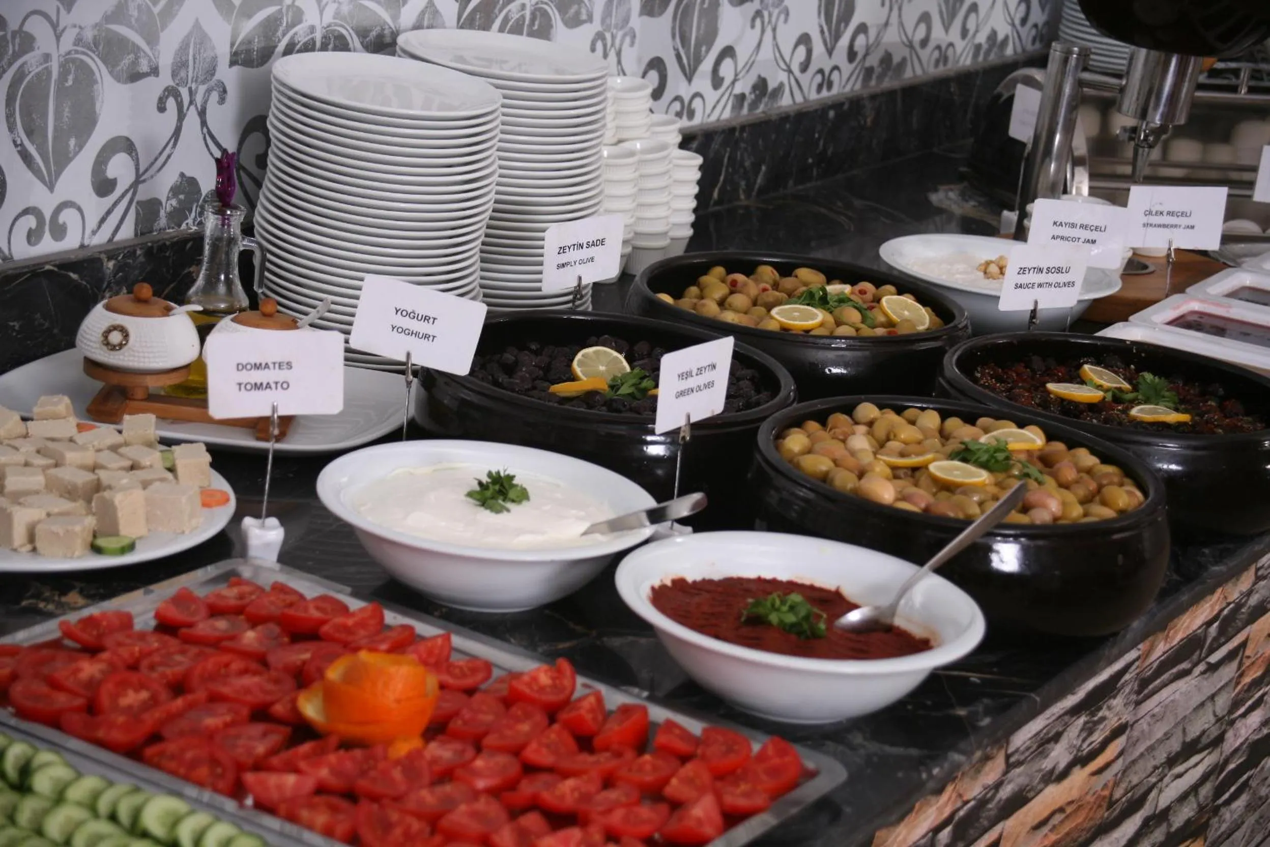 Restaurant/places to eat in Formback Thermal Suit & Apart