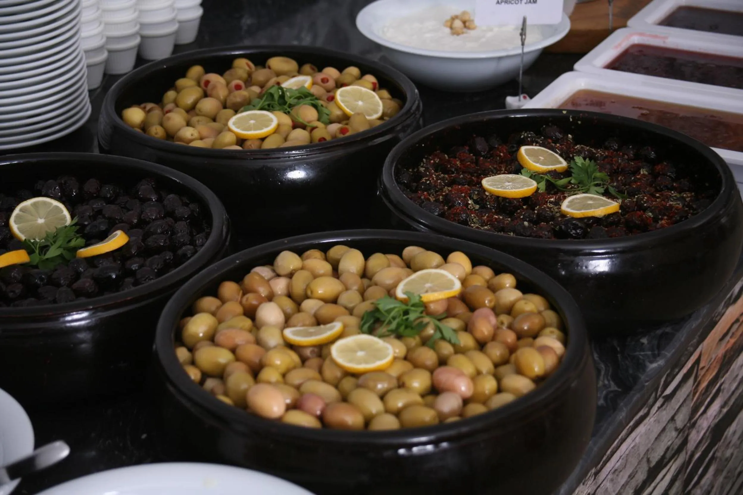 Restaurant/places to eat in Formback Thermal Suit & Apart