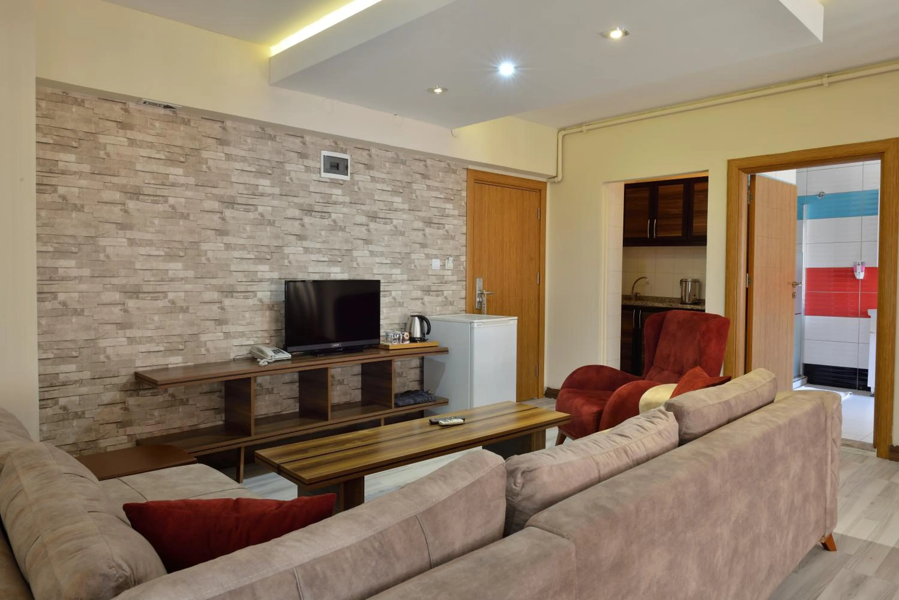 Shower in Formback Thermal Suit & Apart