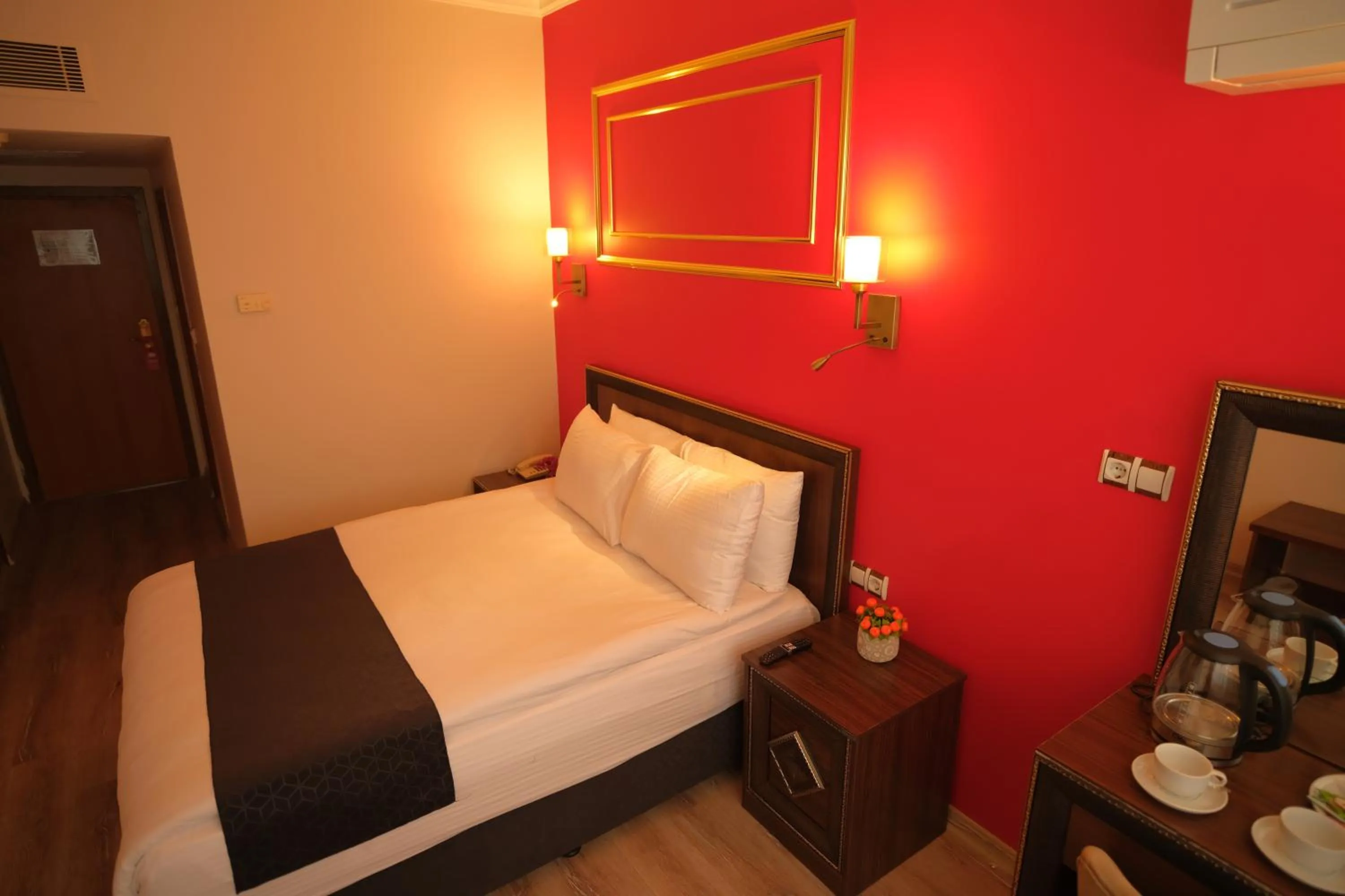 Bedroom, Bed in Malabadi Hotel