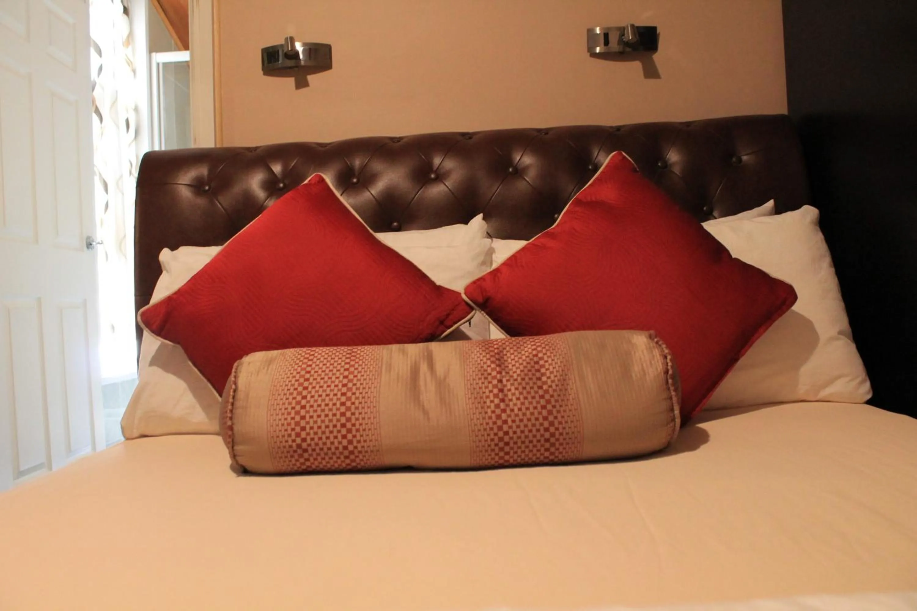 Bed in Skylark Guest House