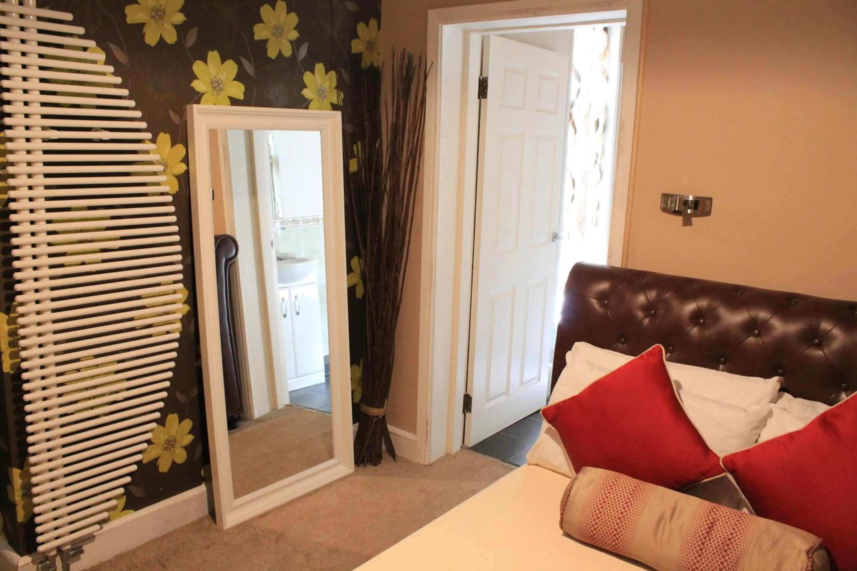 Bed in Skylark Guest House