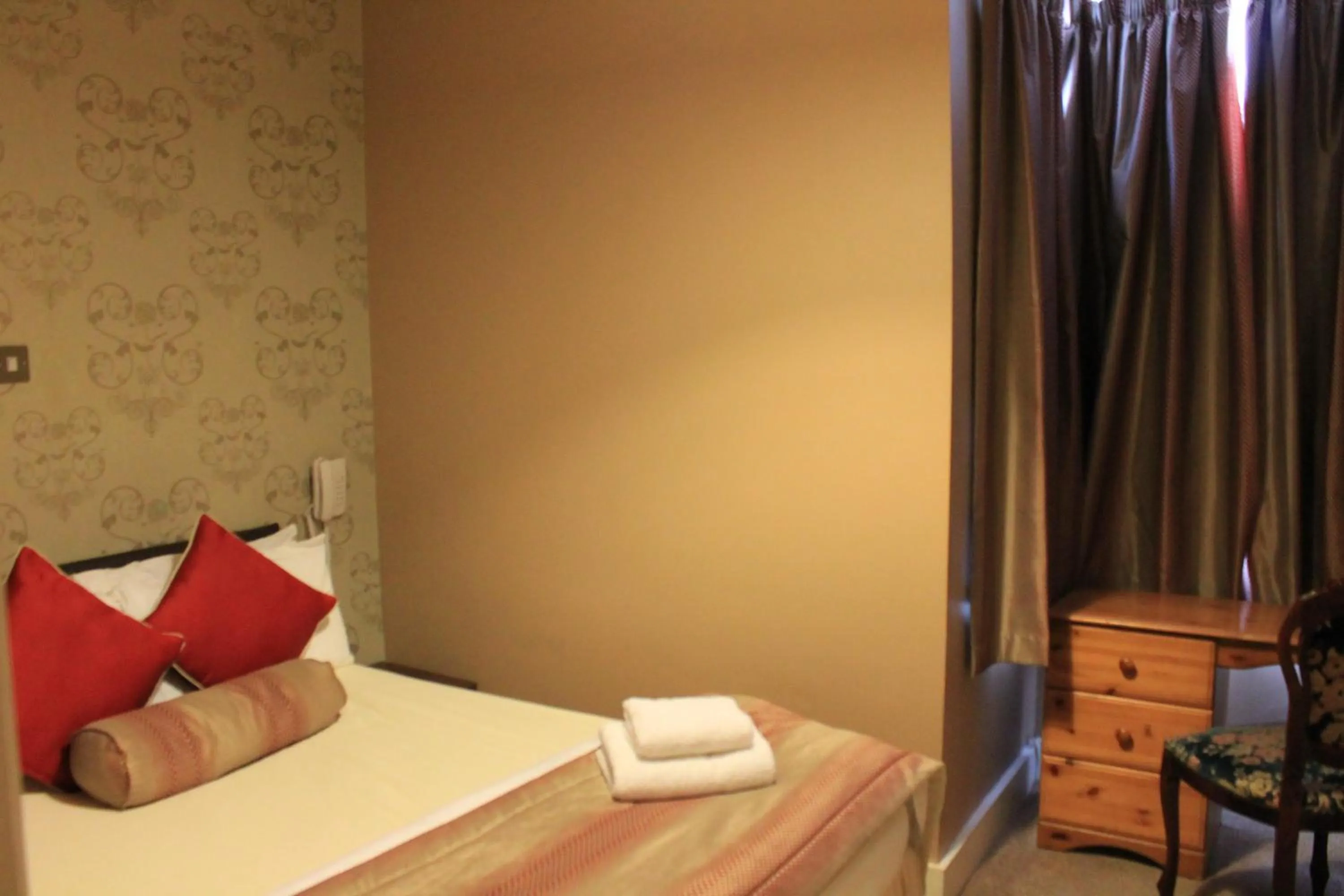 Bed in Skylark Guest House