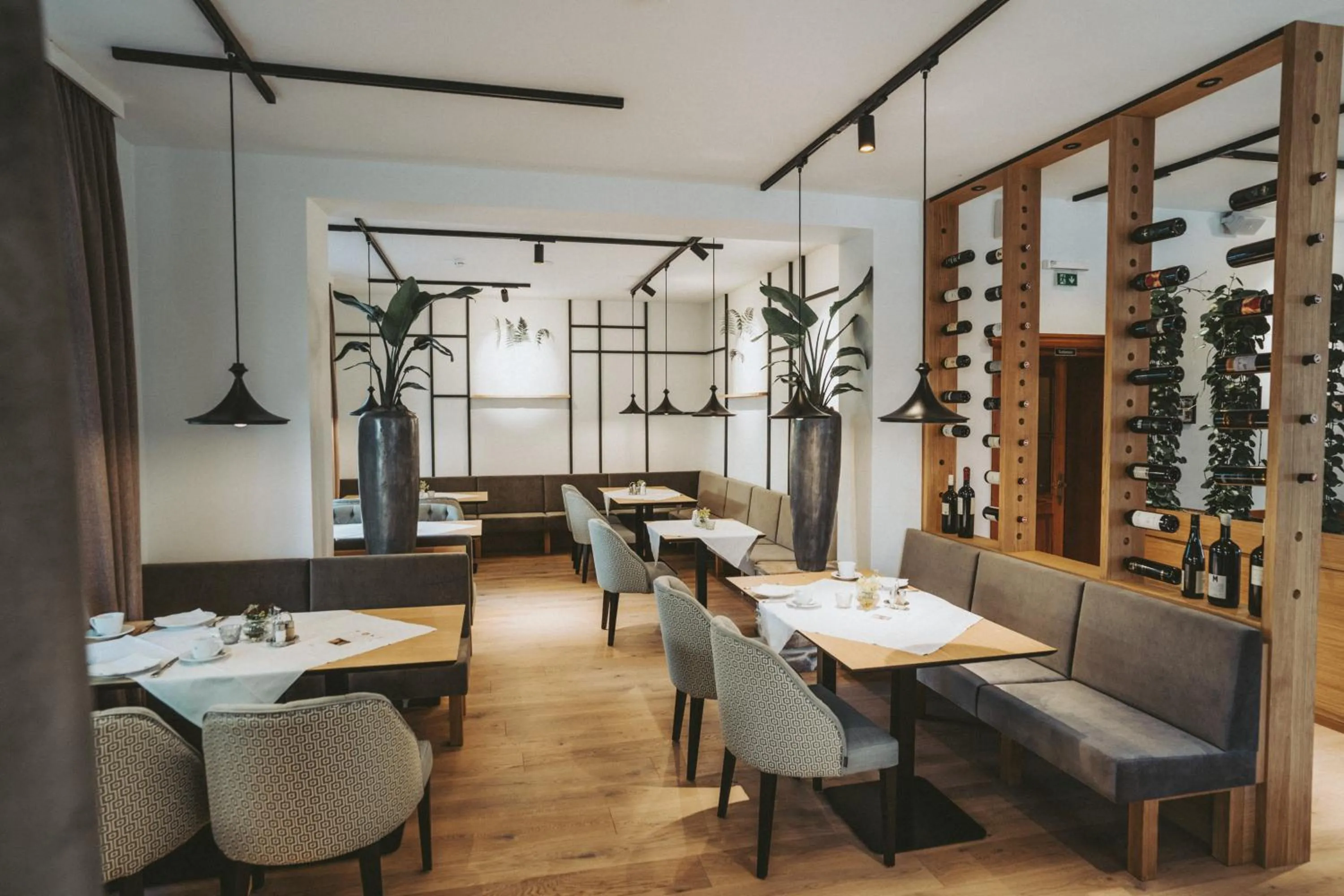 Restaurant/places to eat in Mein Hotel Fast